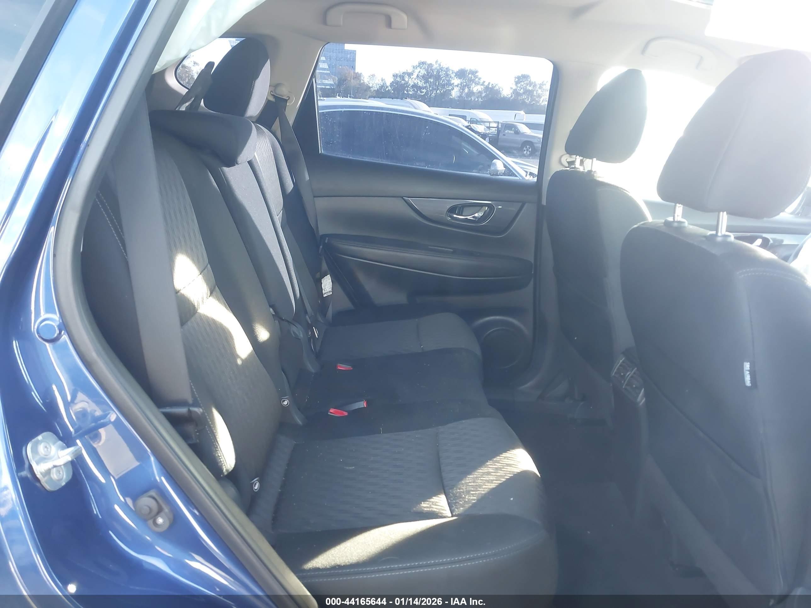 NISSAN ROGUE image 8