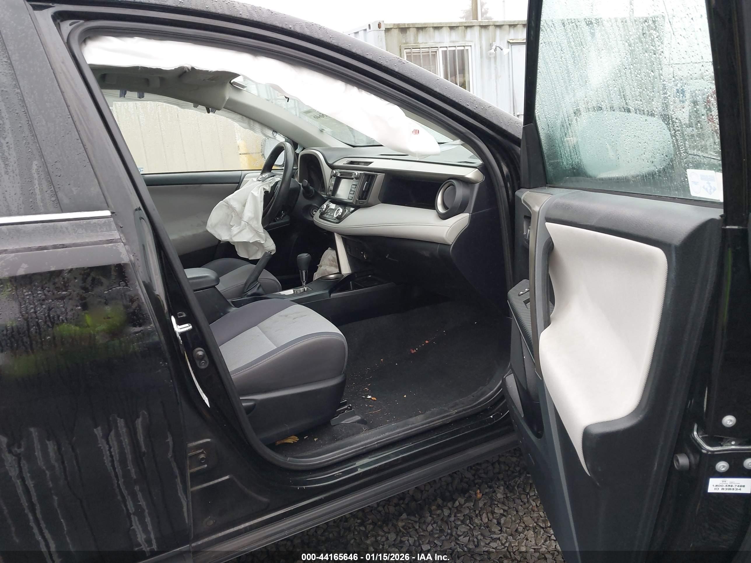 TOYOTA RAV4 image 5