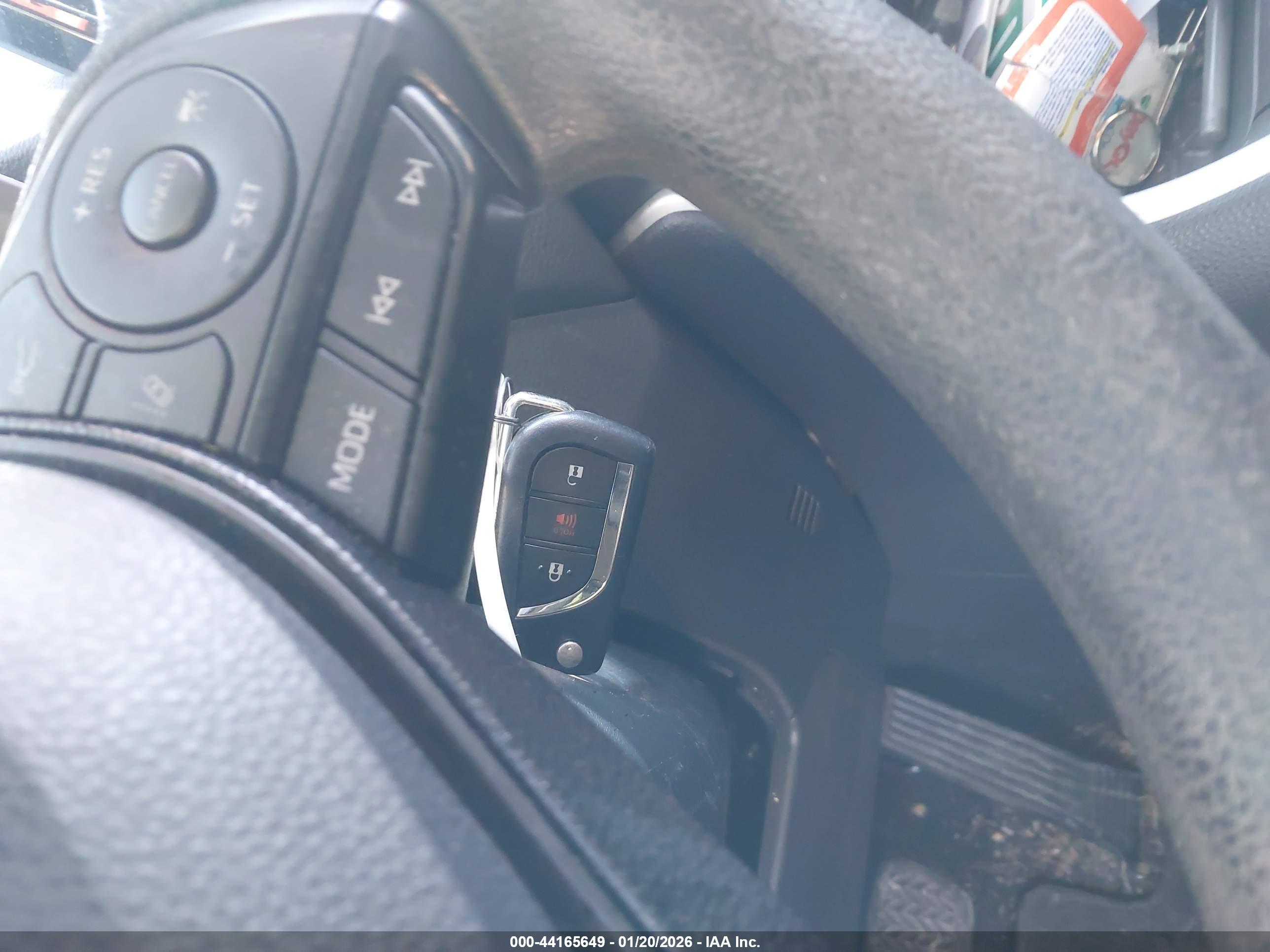 TOYOTA RAV4 image 11