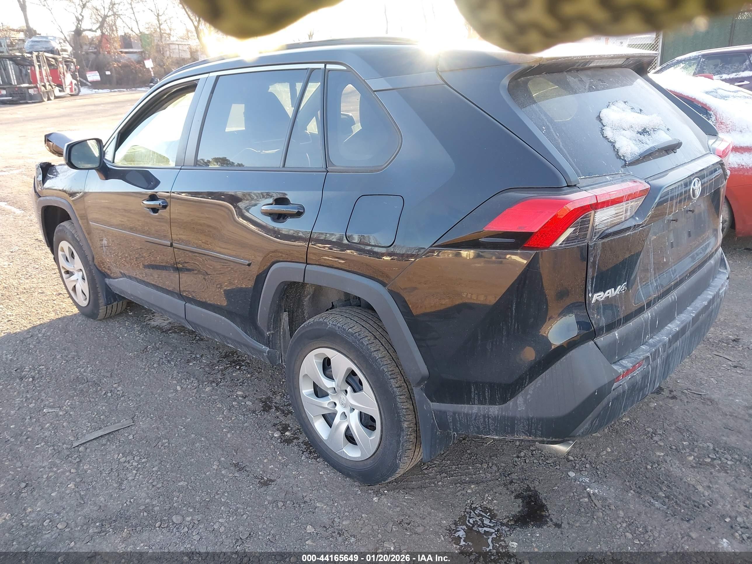 TOYOTA RAV4 image 3