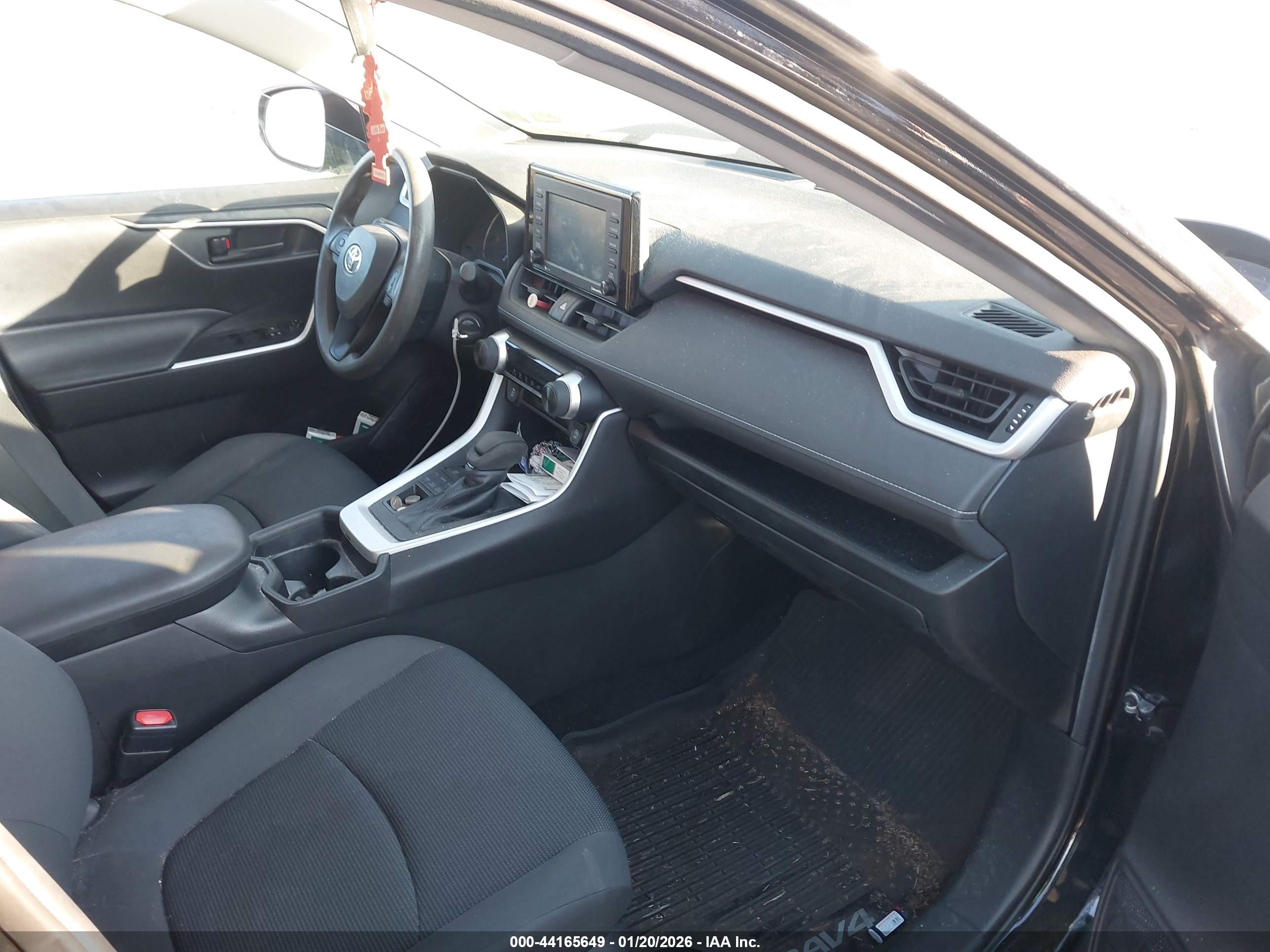 TOYOTA RAV4 image 5