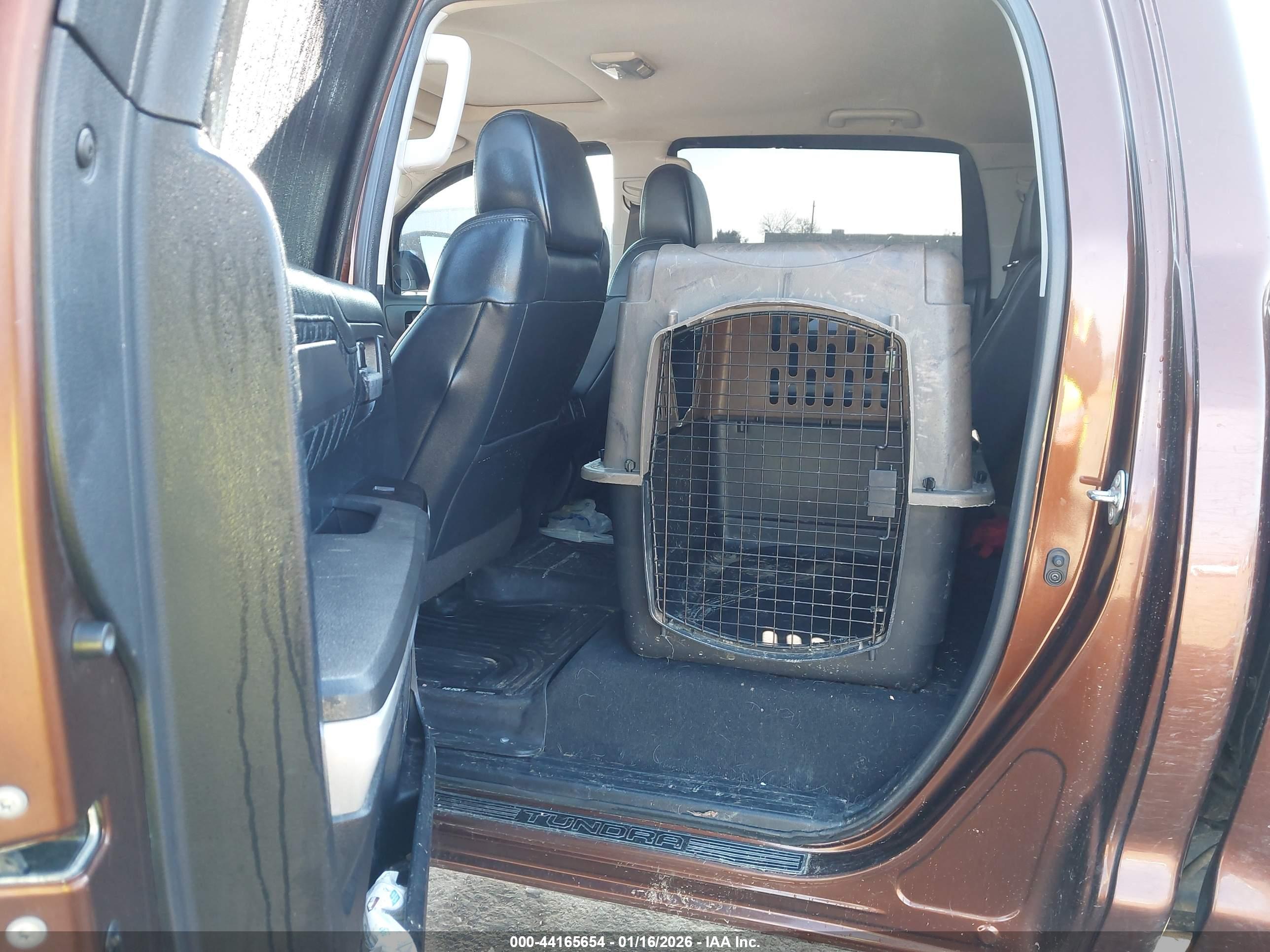 TOYOTA TUNDRA image 8
