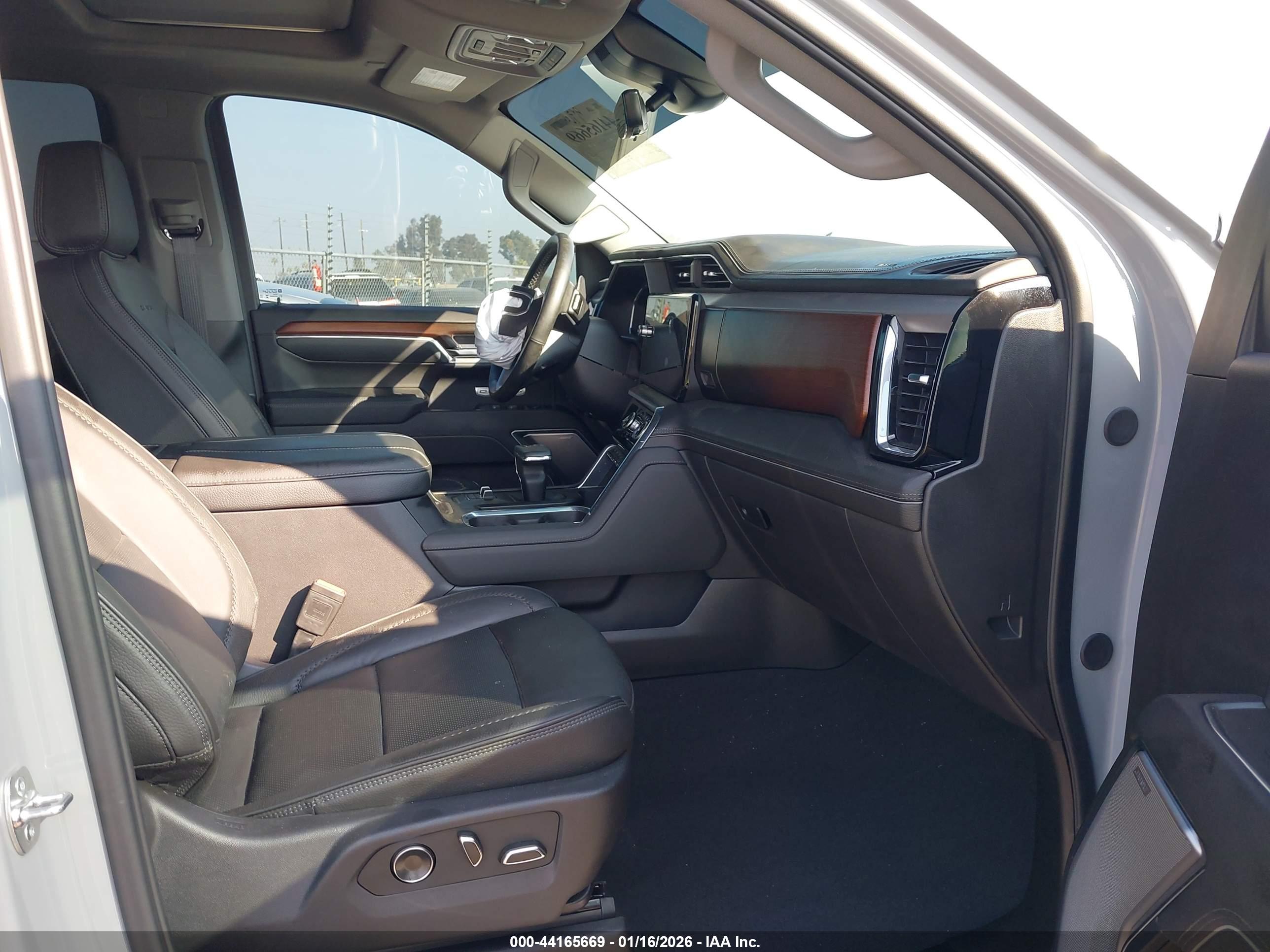 GMC SIERRA image 5