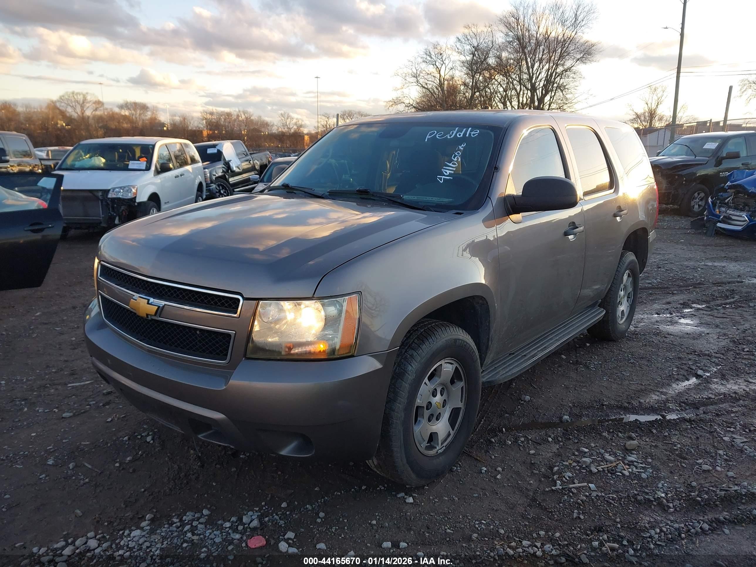 CHEVROLET TAHOE image 2