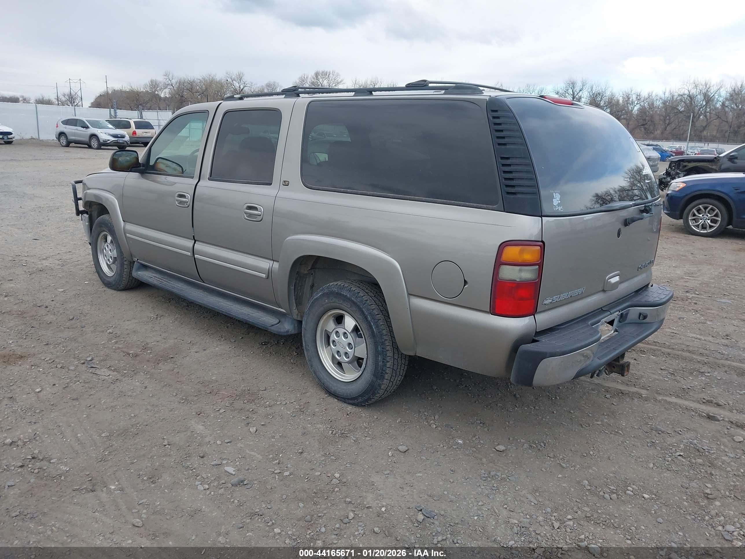 CHEVROLET SUBURBAN image 3