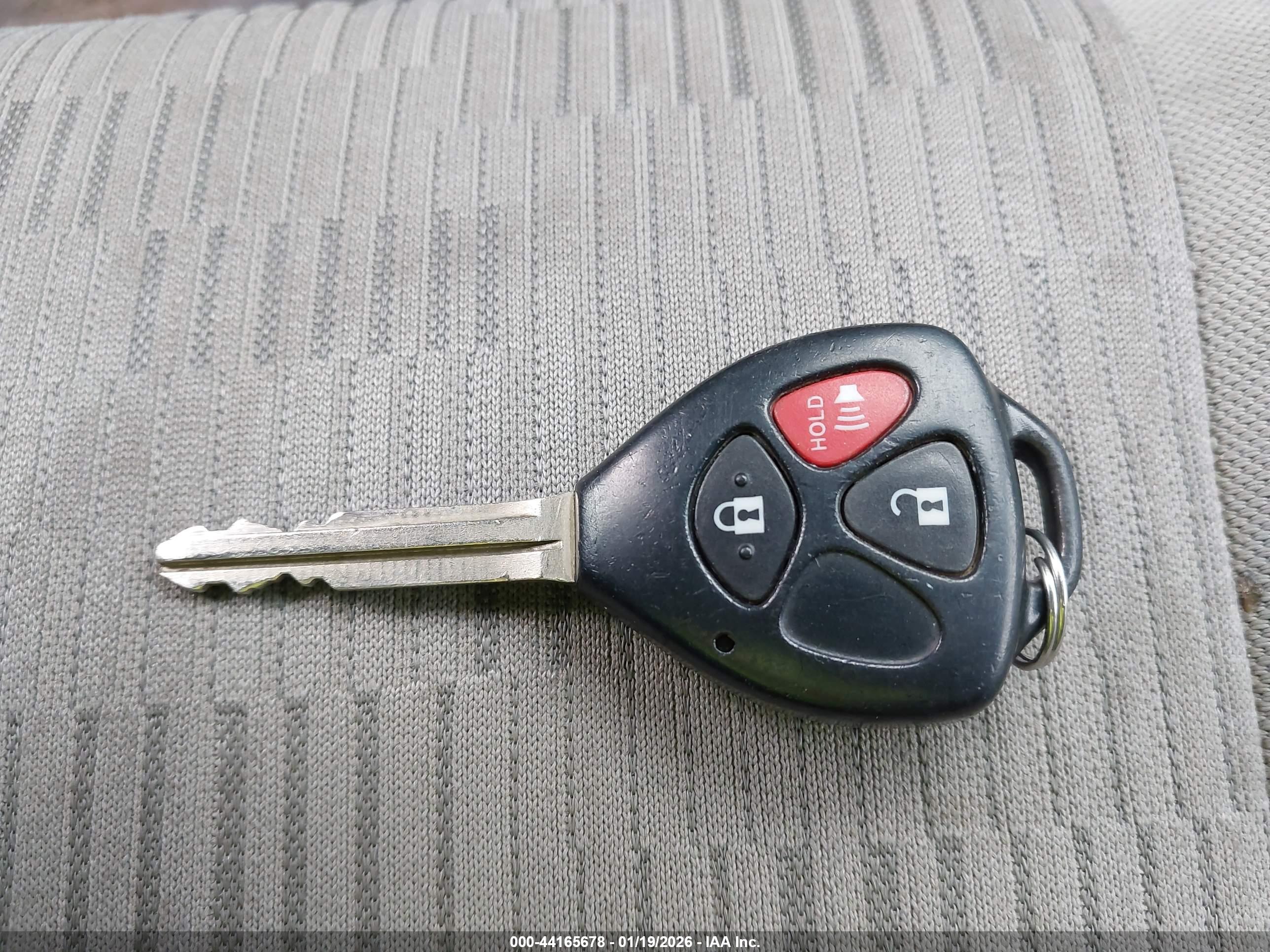 TOYOTA RAV4 image 11