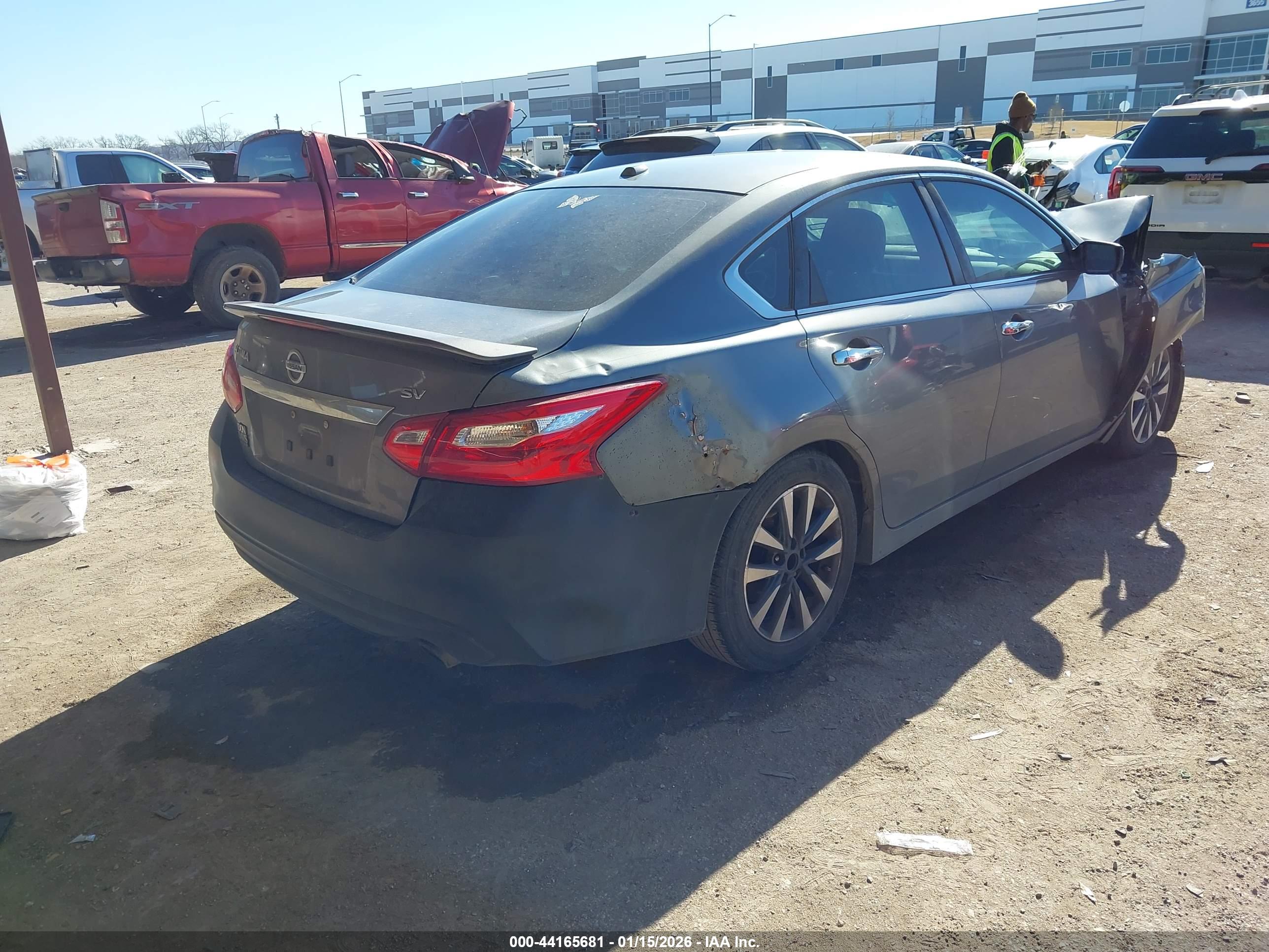 NISSAN ALTIMA image 4