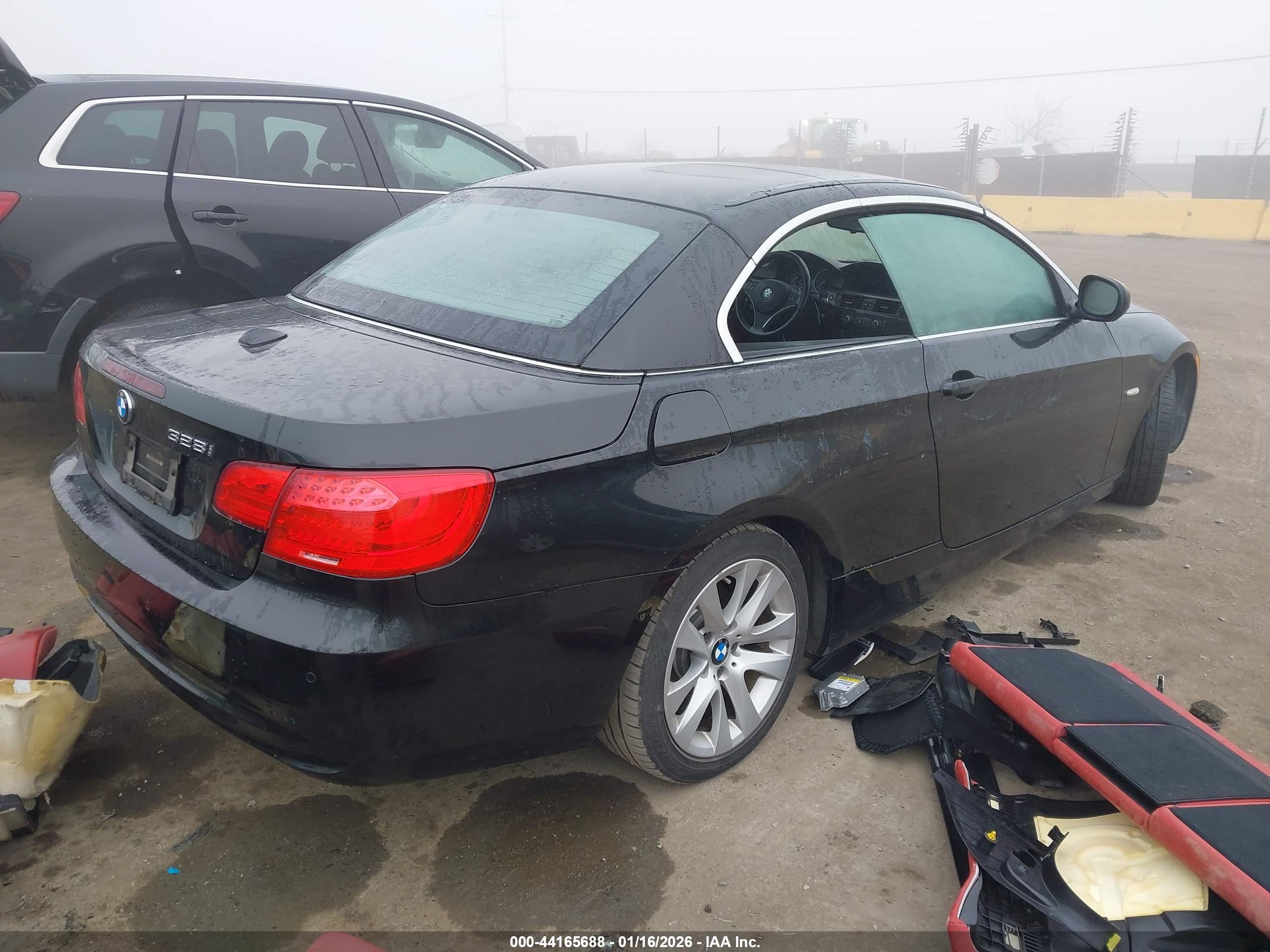 BMW 328I image 4