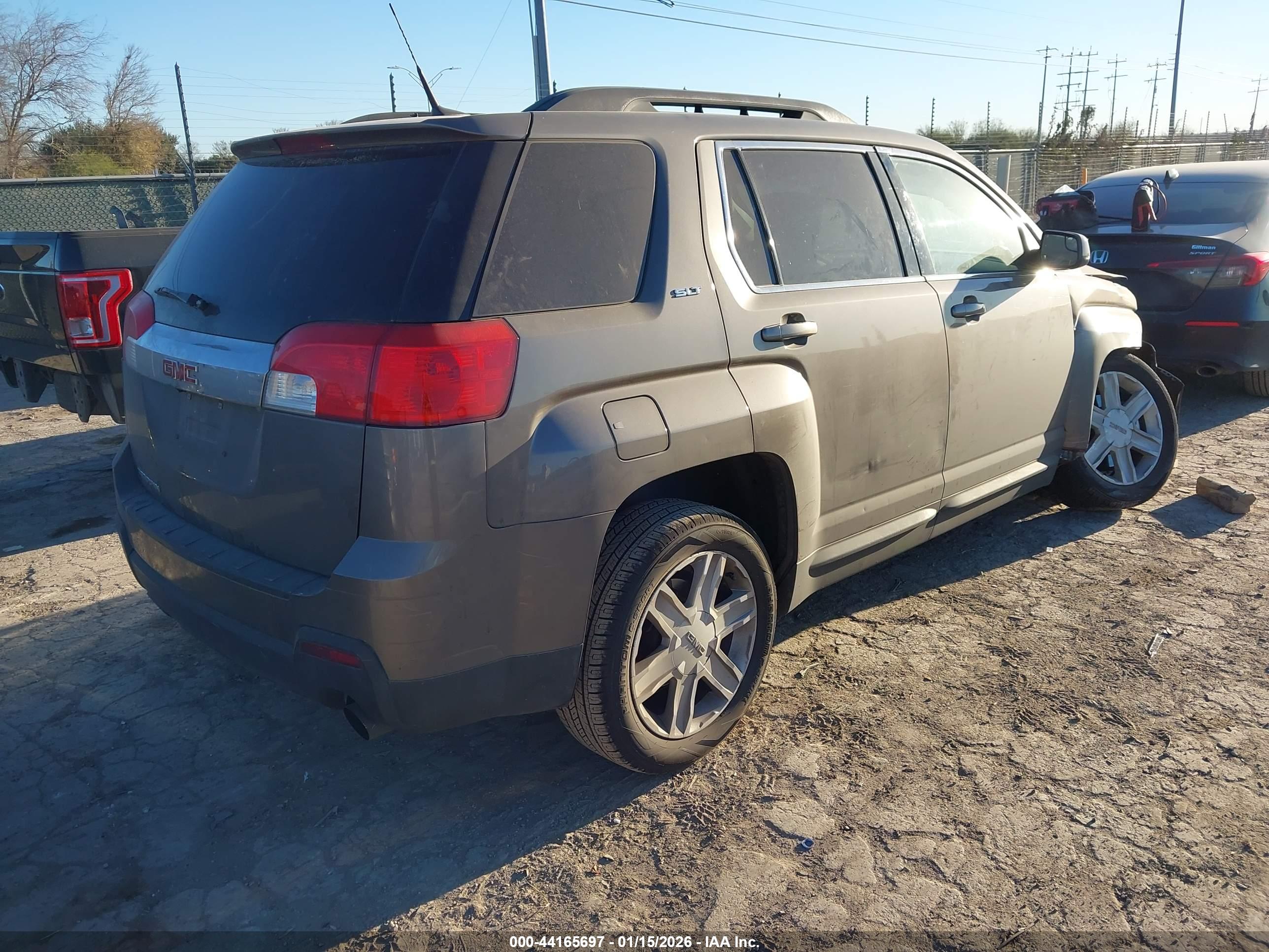 GMC TERRAIN image 4
