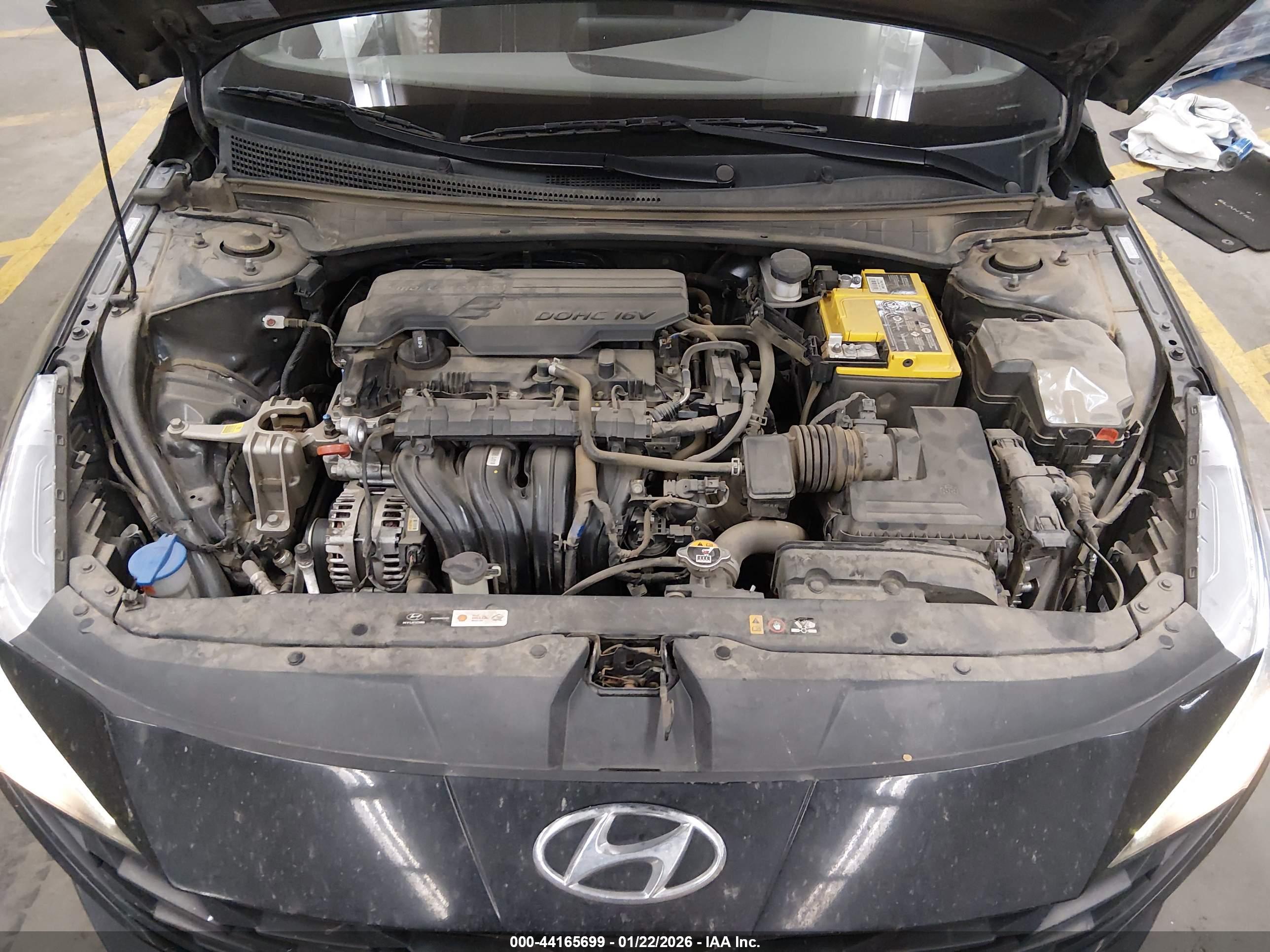 HYUNDAI ELANTRA image 10
