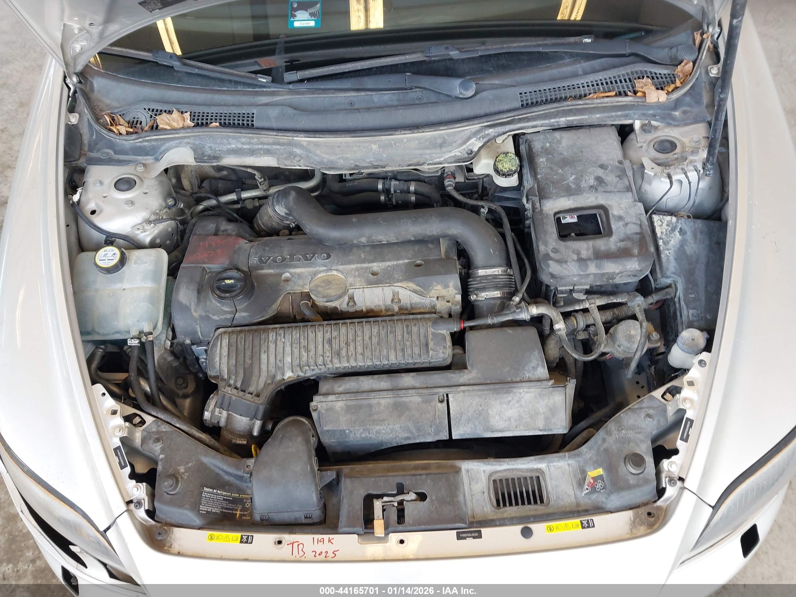 VOLVO C70 image 10