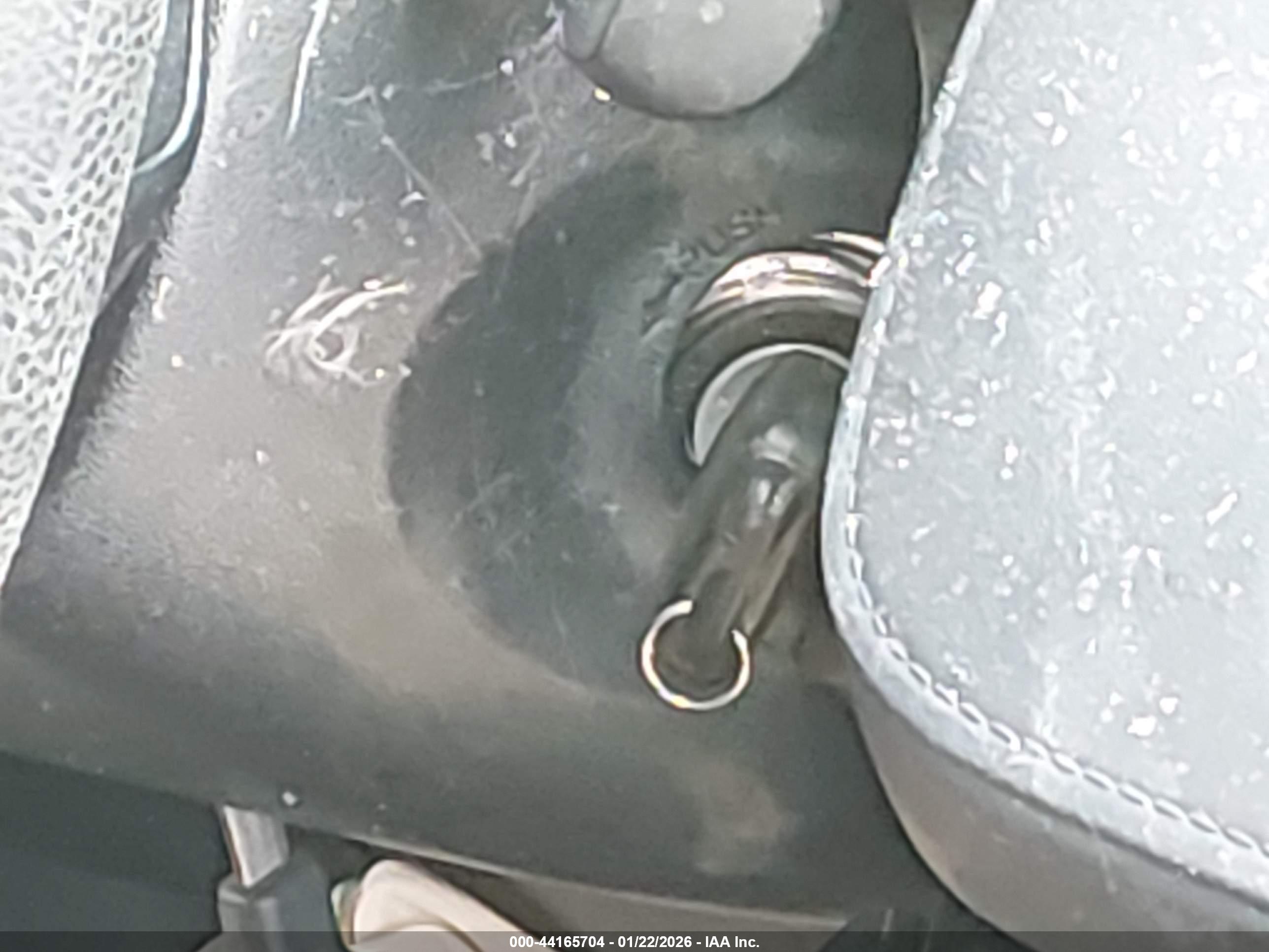 TOYOTA RAV4 image 11