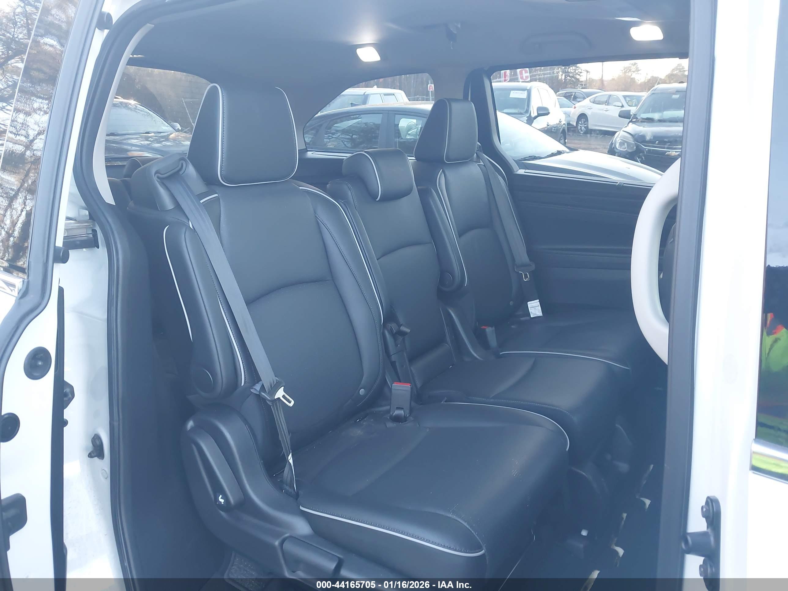HONDA ODYSSEY image 8