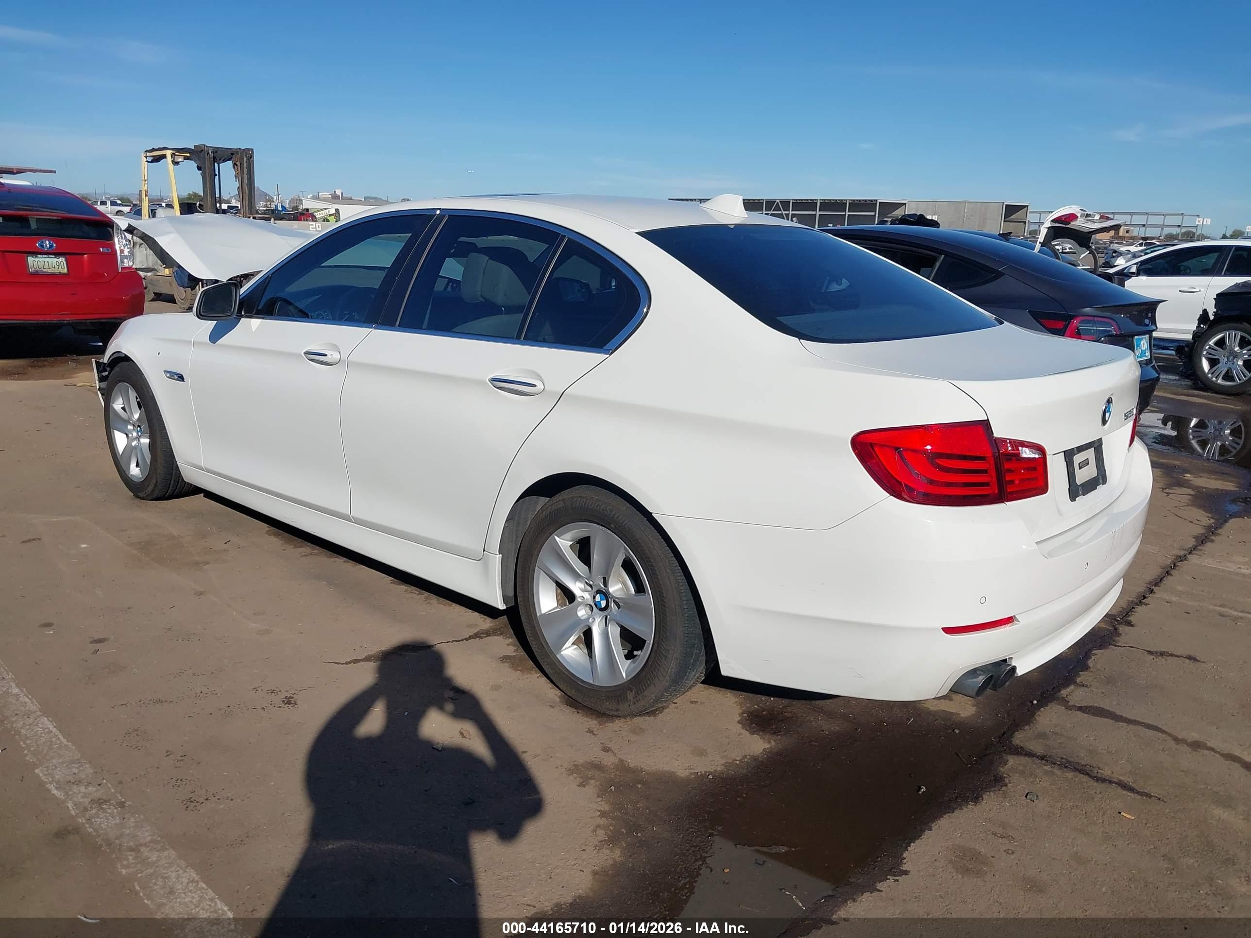 BMW 528I image 3