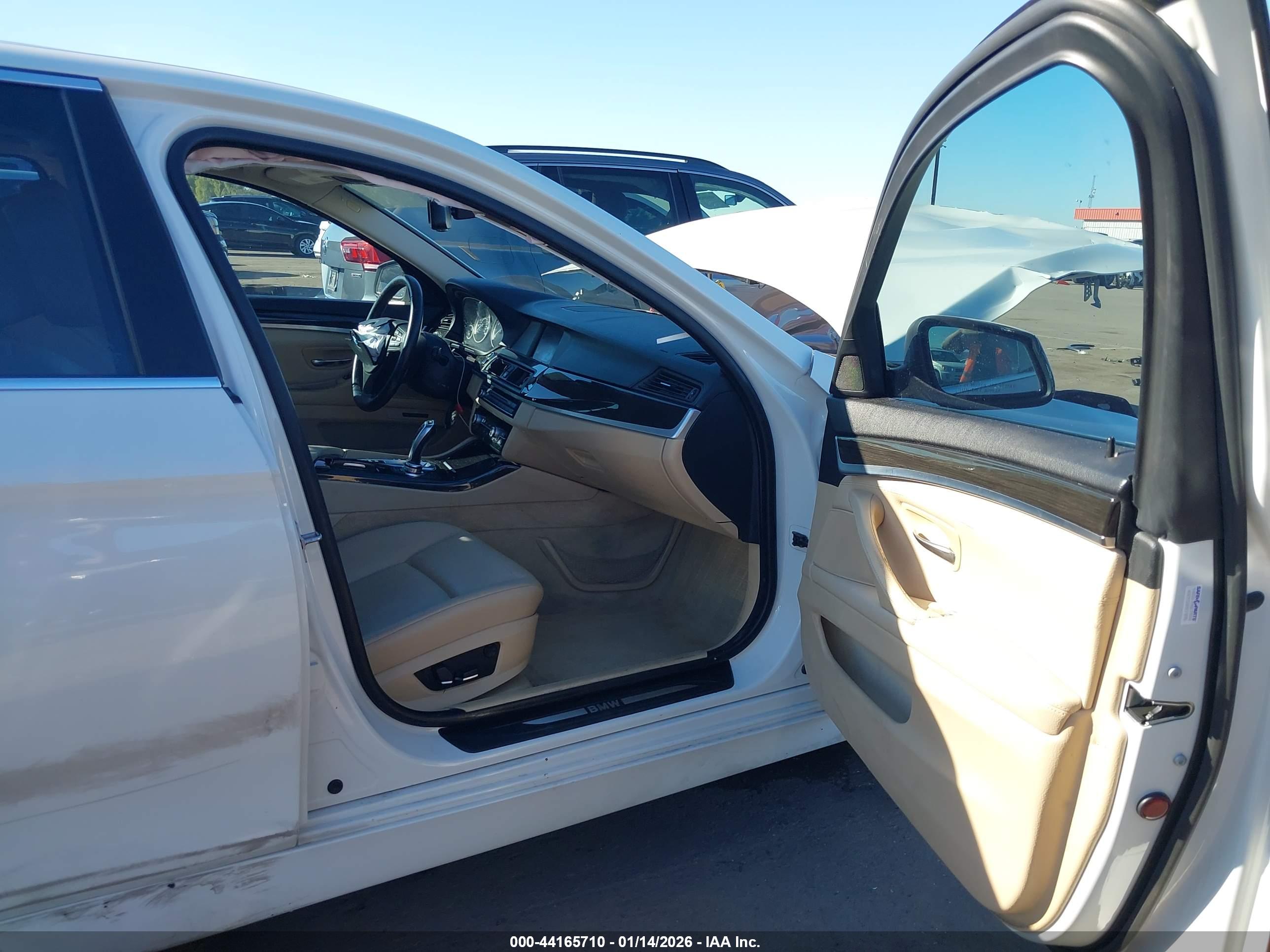 BMW 528I image 5
