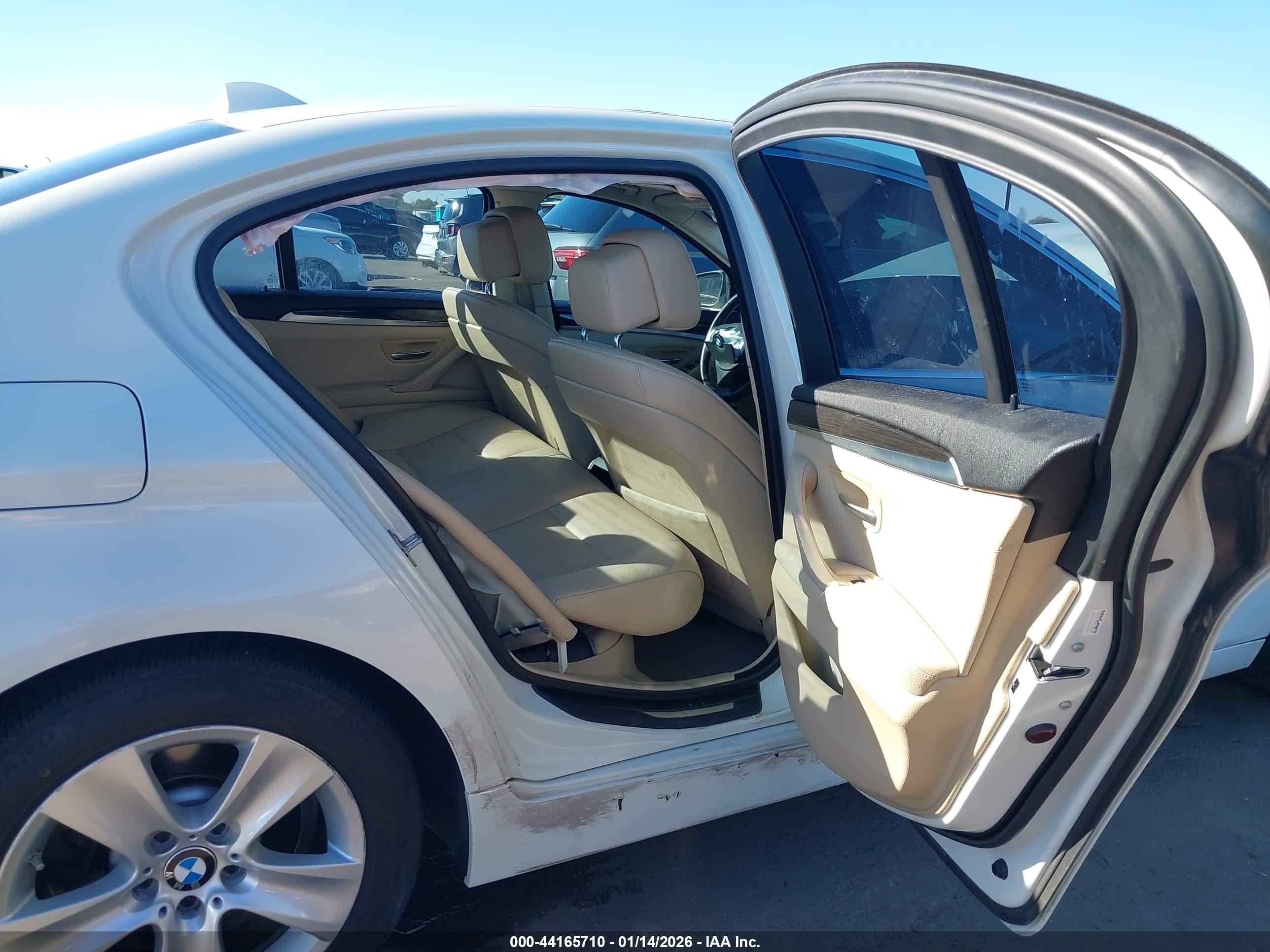BMW 528I image 8