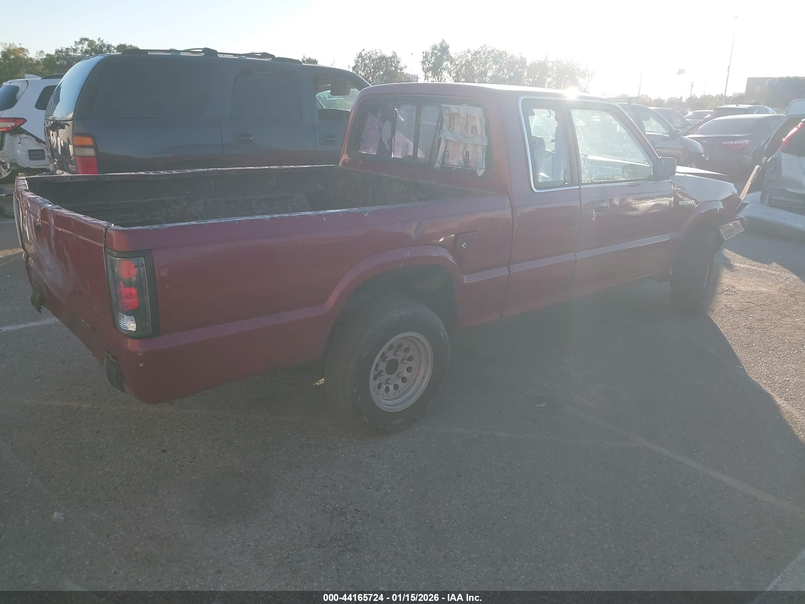 MAZDA B2200 image 4