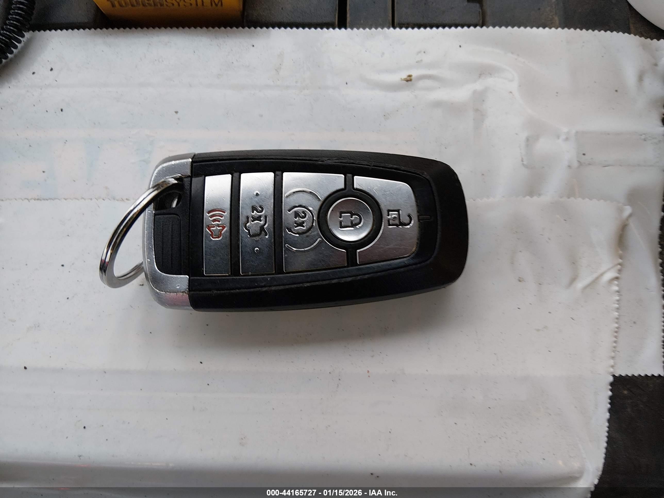FORD FUSION image 11