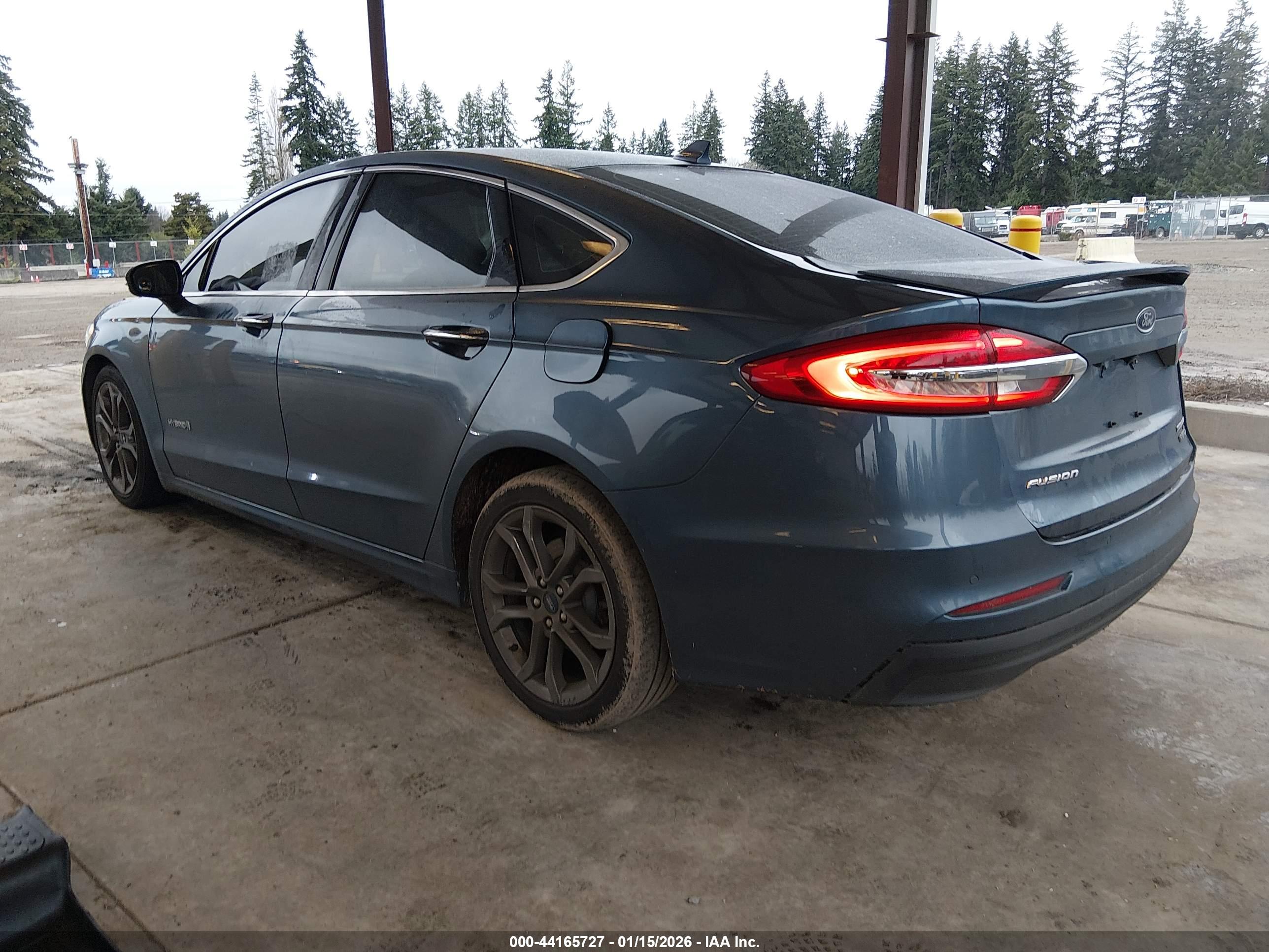 FORD FUSION image 3