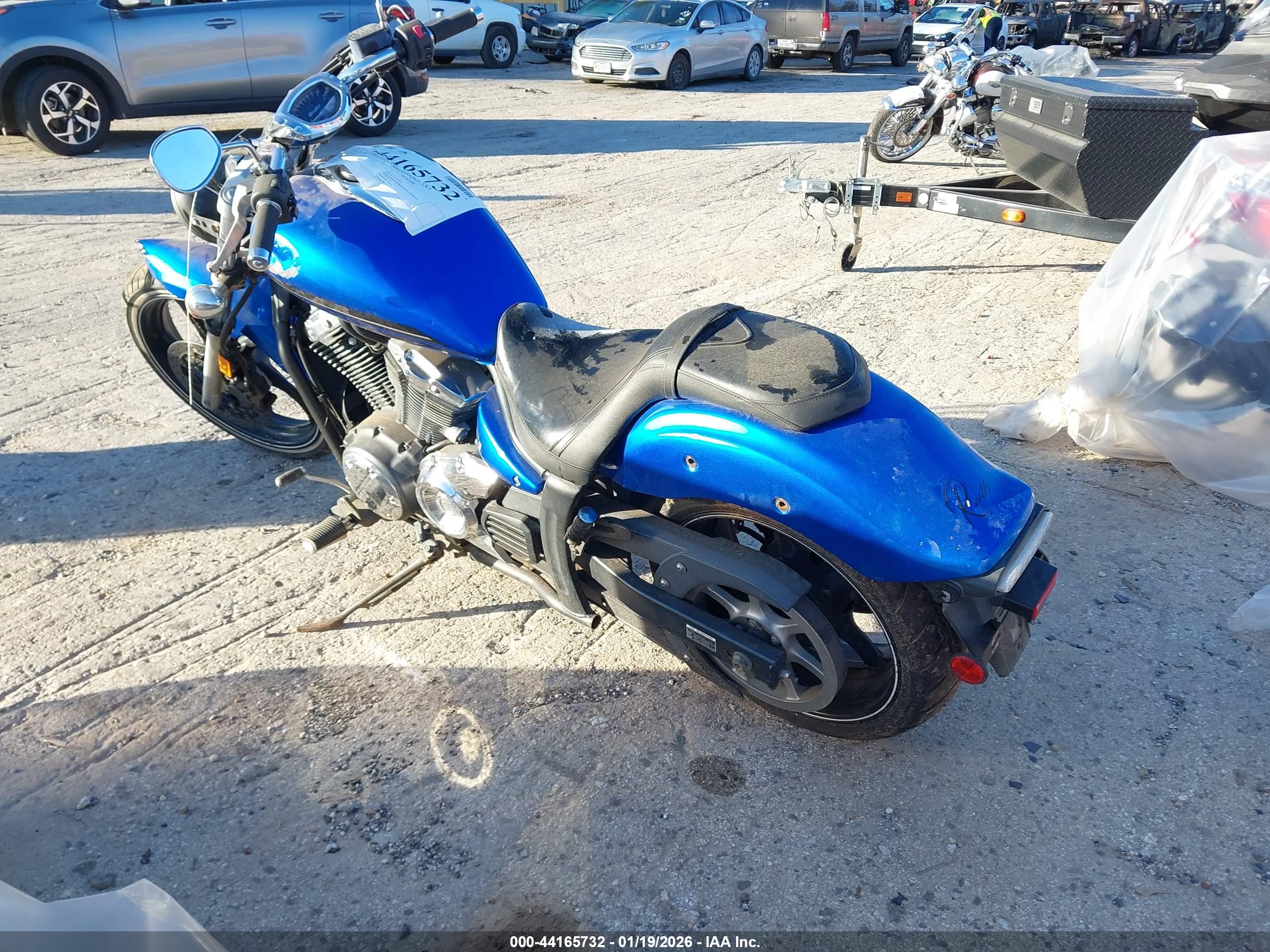 YAMAHA XVS1300 image 3