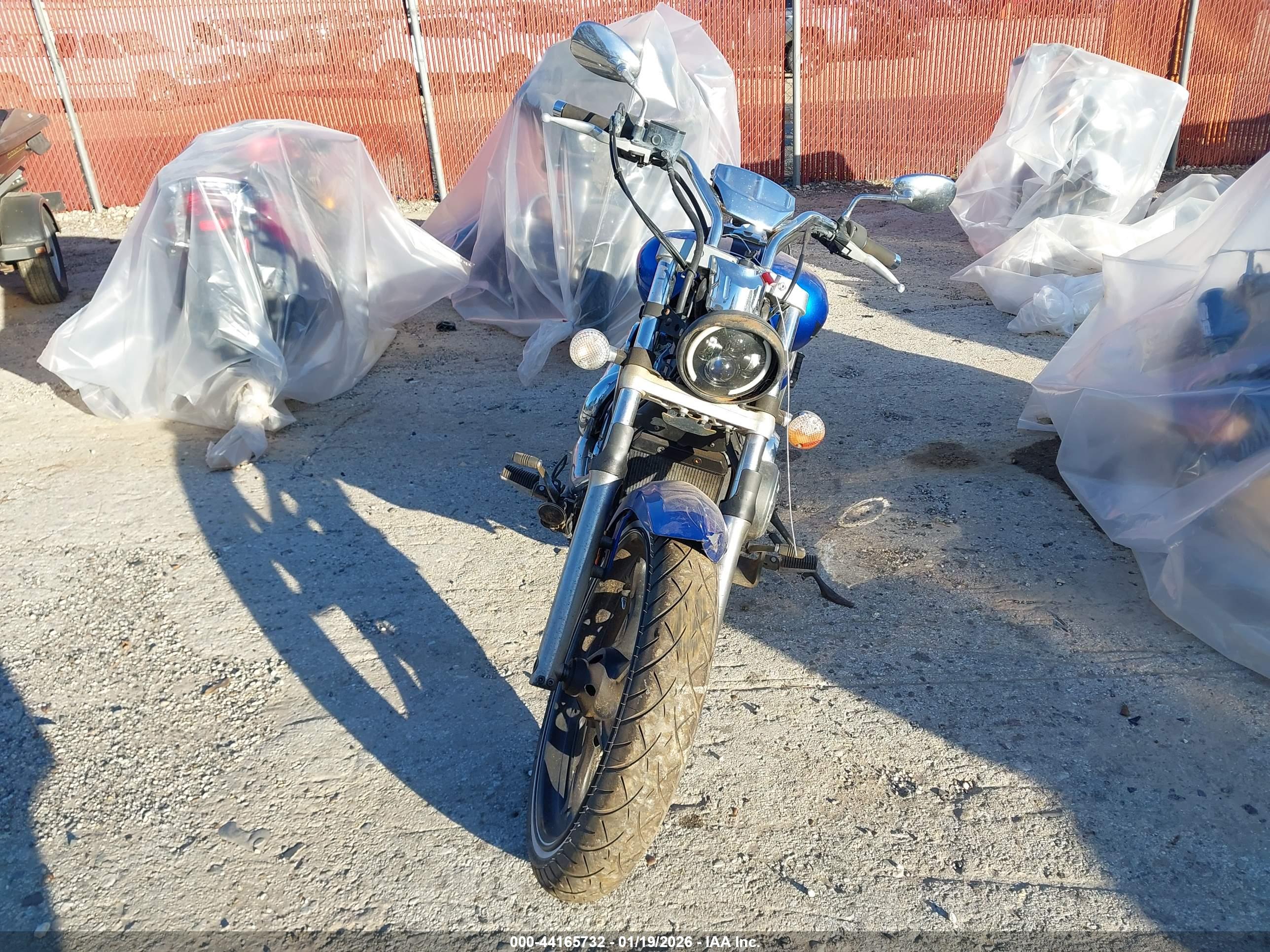 YAMAHA XVS1300 image 5