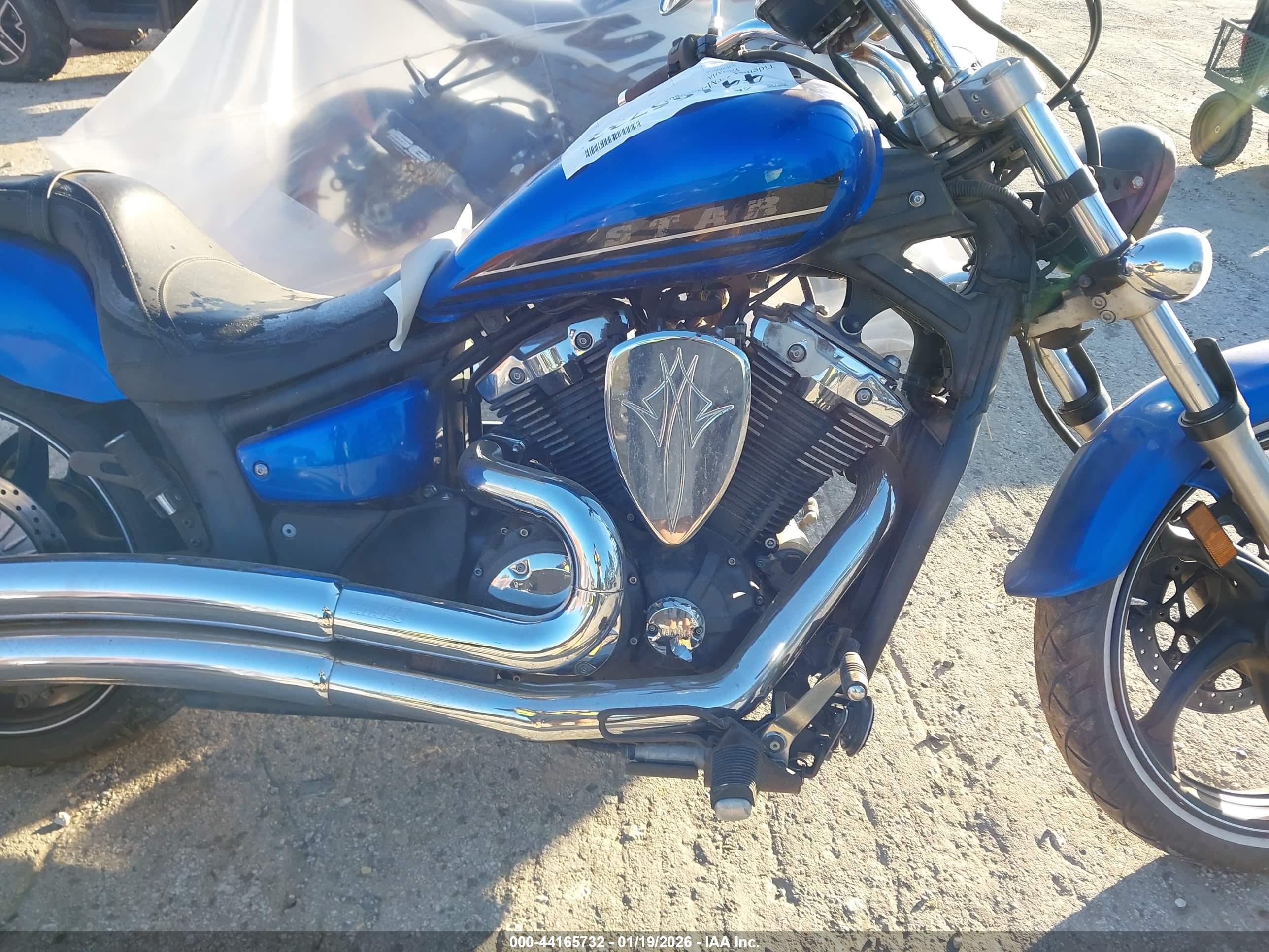 YAMAHA XVS1300 image 8
