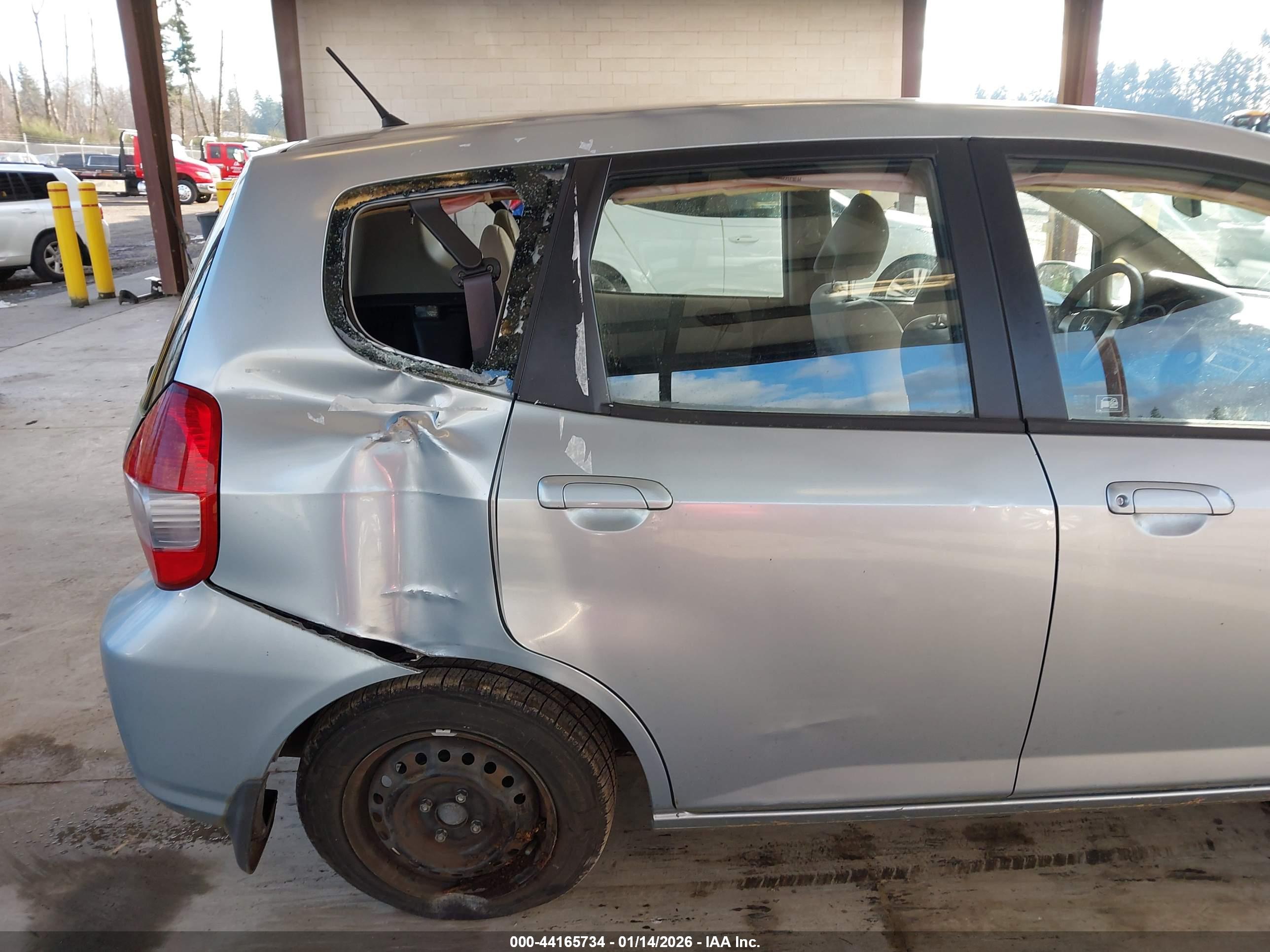 HONDA FIT image 6