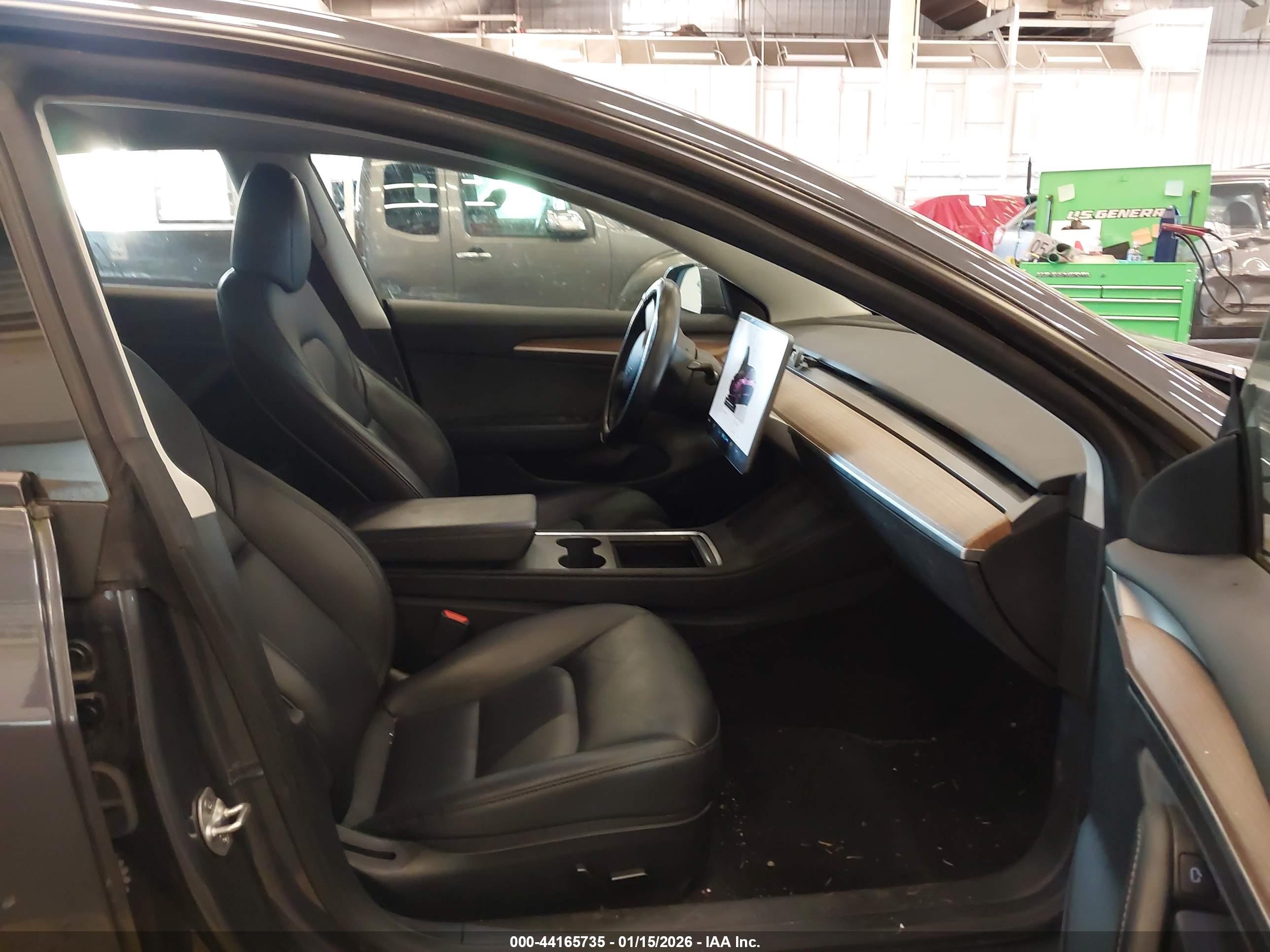 TESLA MODEL image 5