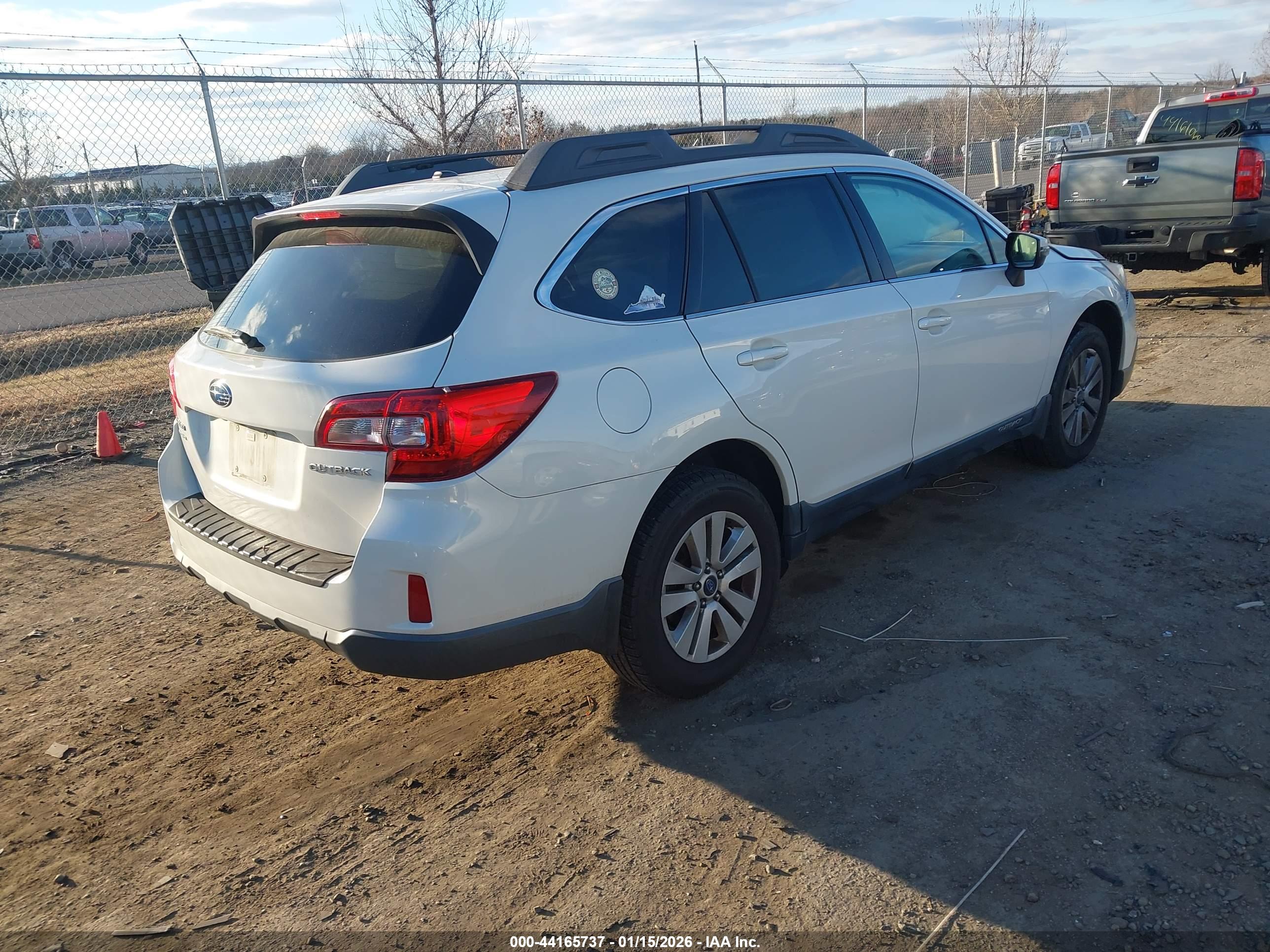 SUBARU OUTBACK image 4