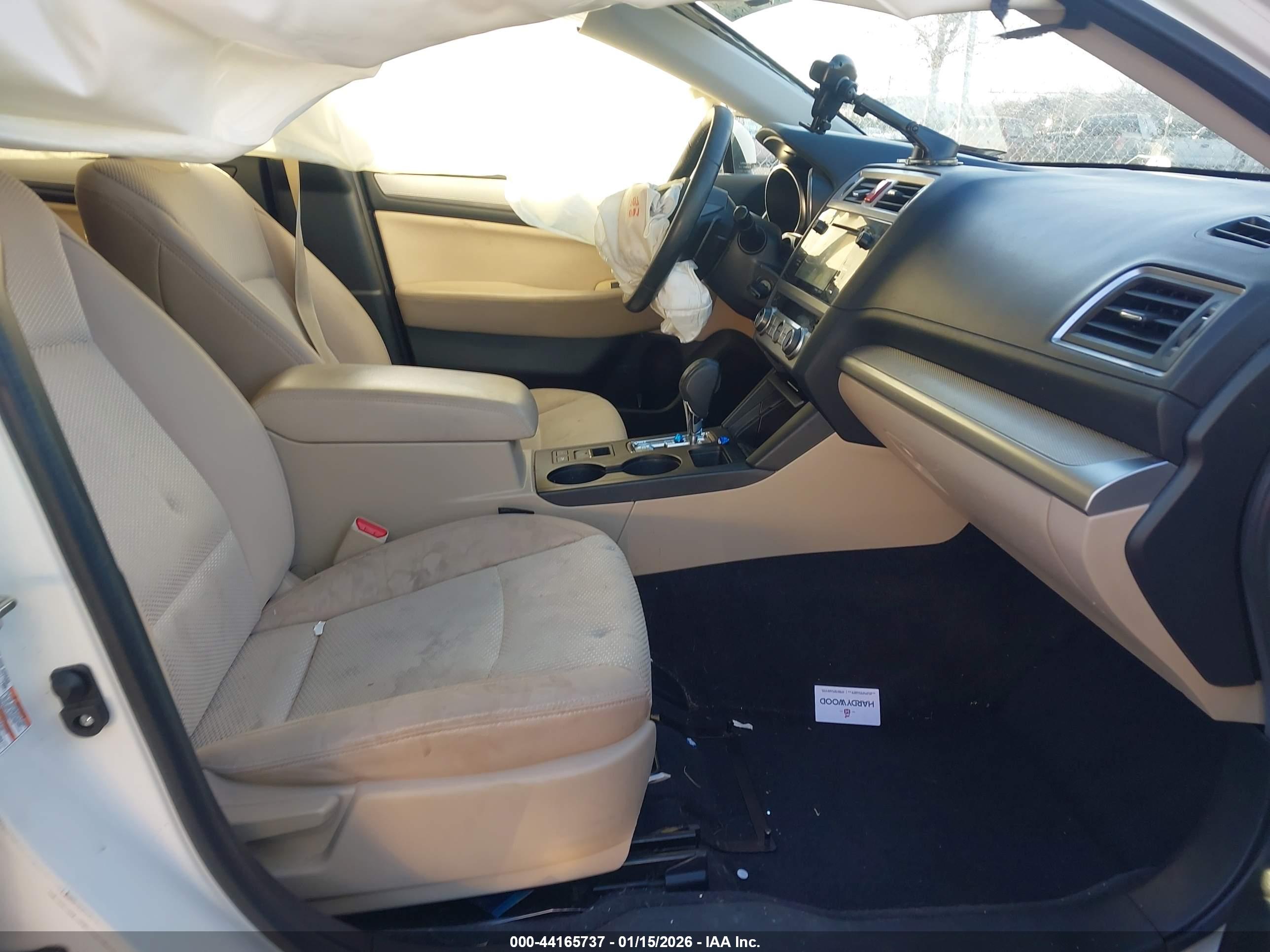 SUBARU OUTBACK image 5
