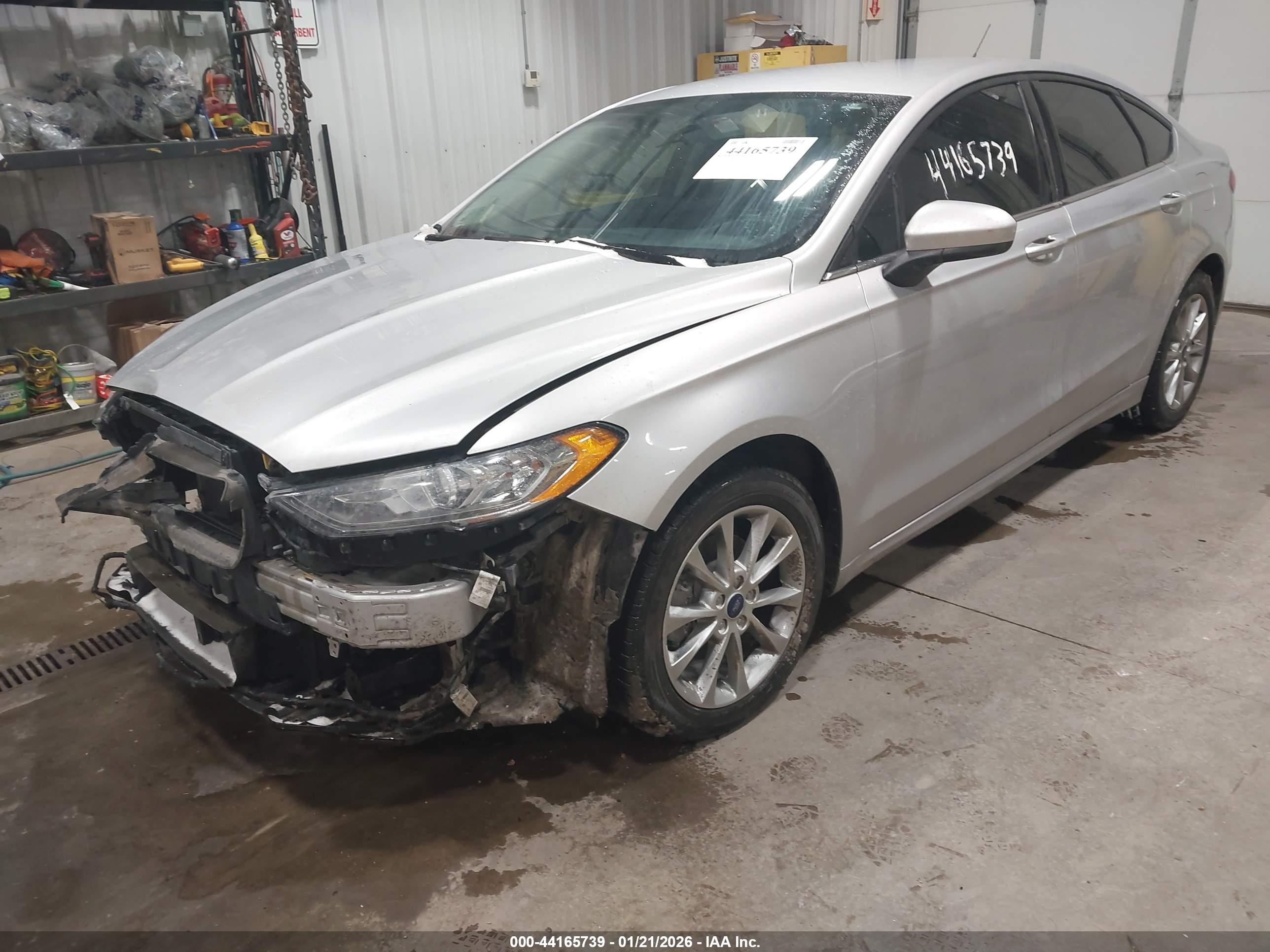 FORD FUSION image 2