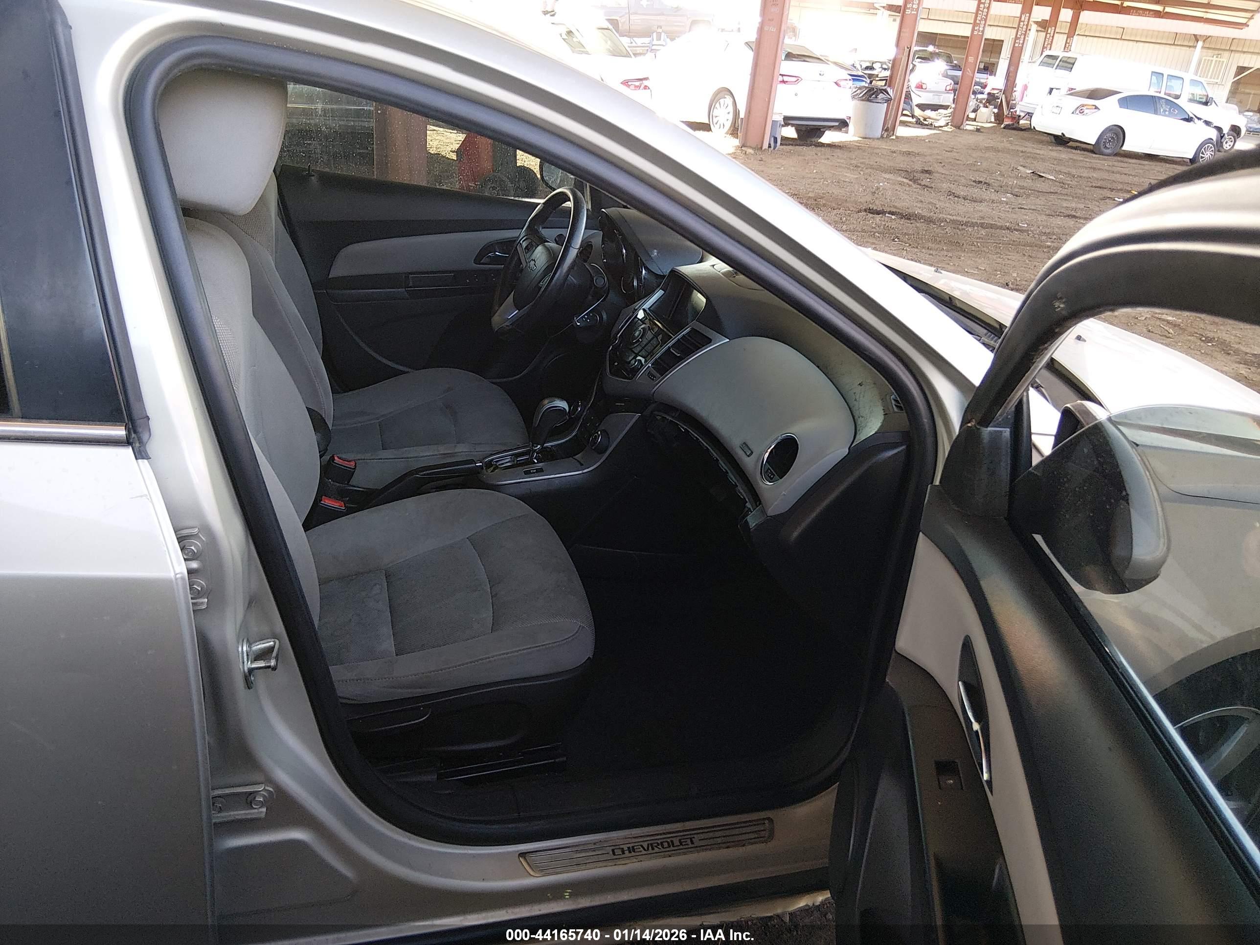 CHEVROLET CRUZE image 5