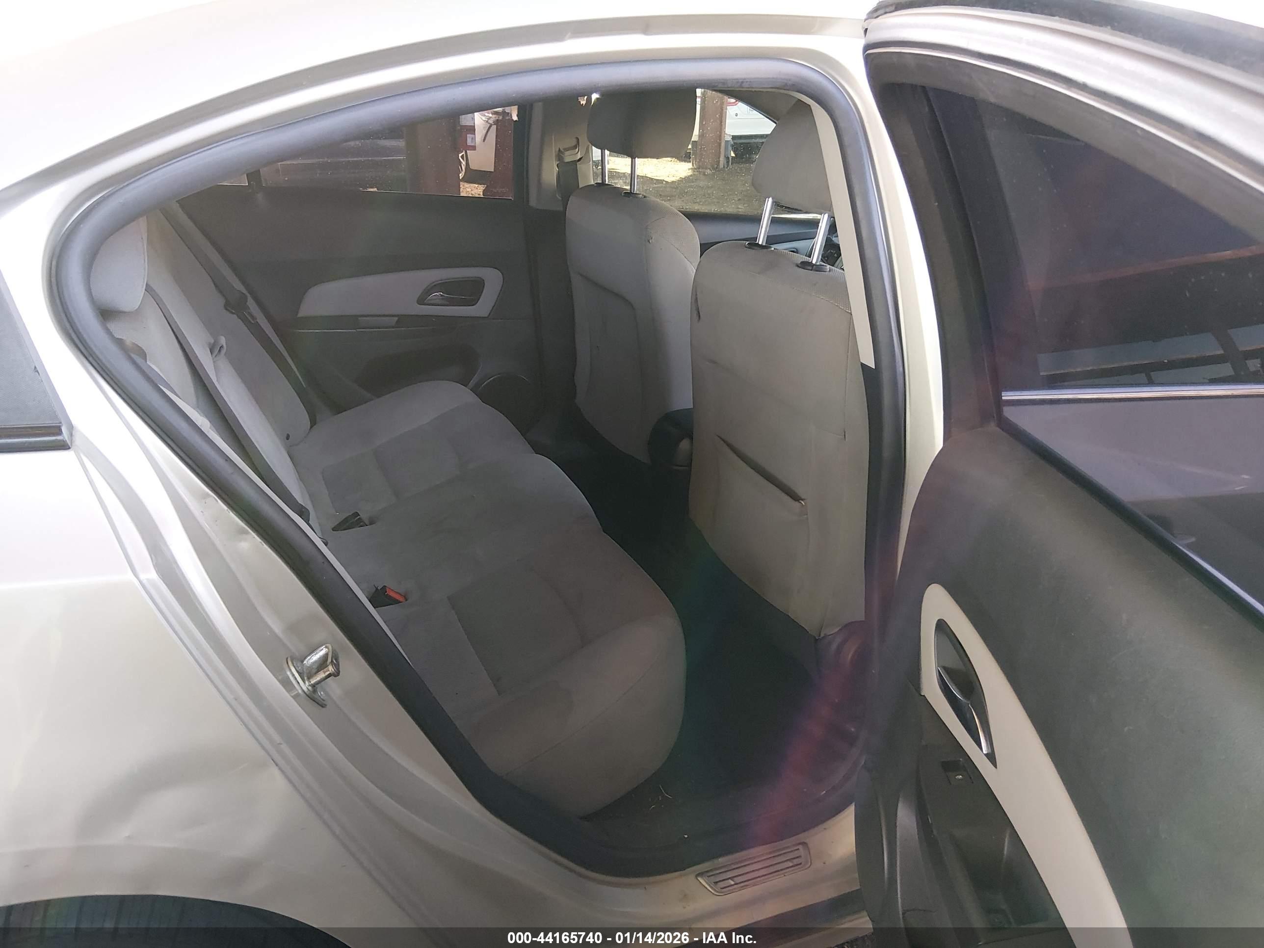 CHEVROLET CRUZE image 8