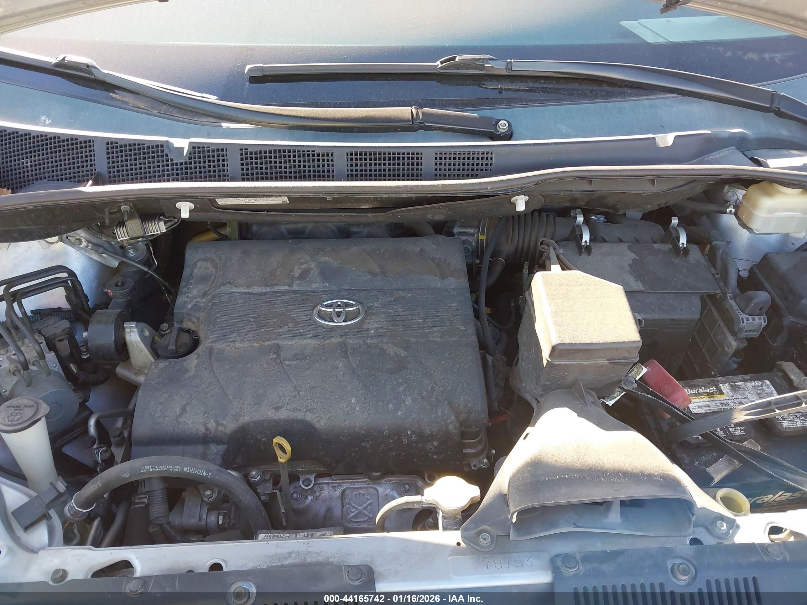 TOYOTA SIENNA image 10