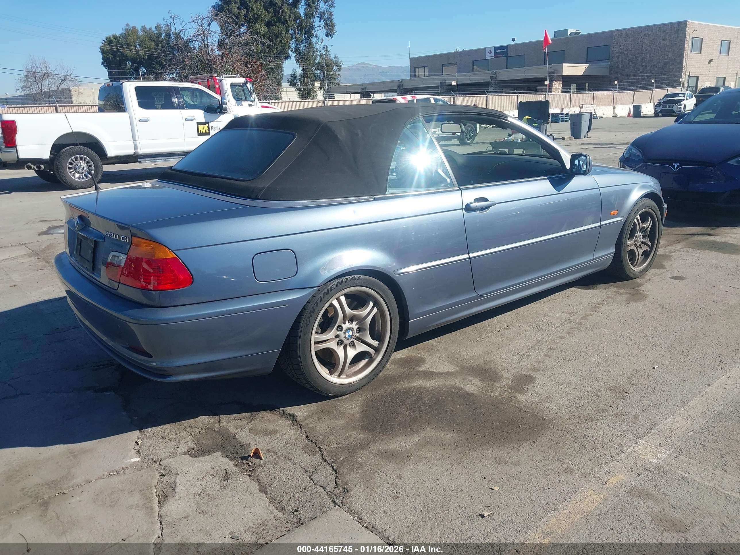 BMW 330CI image 4