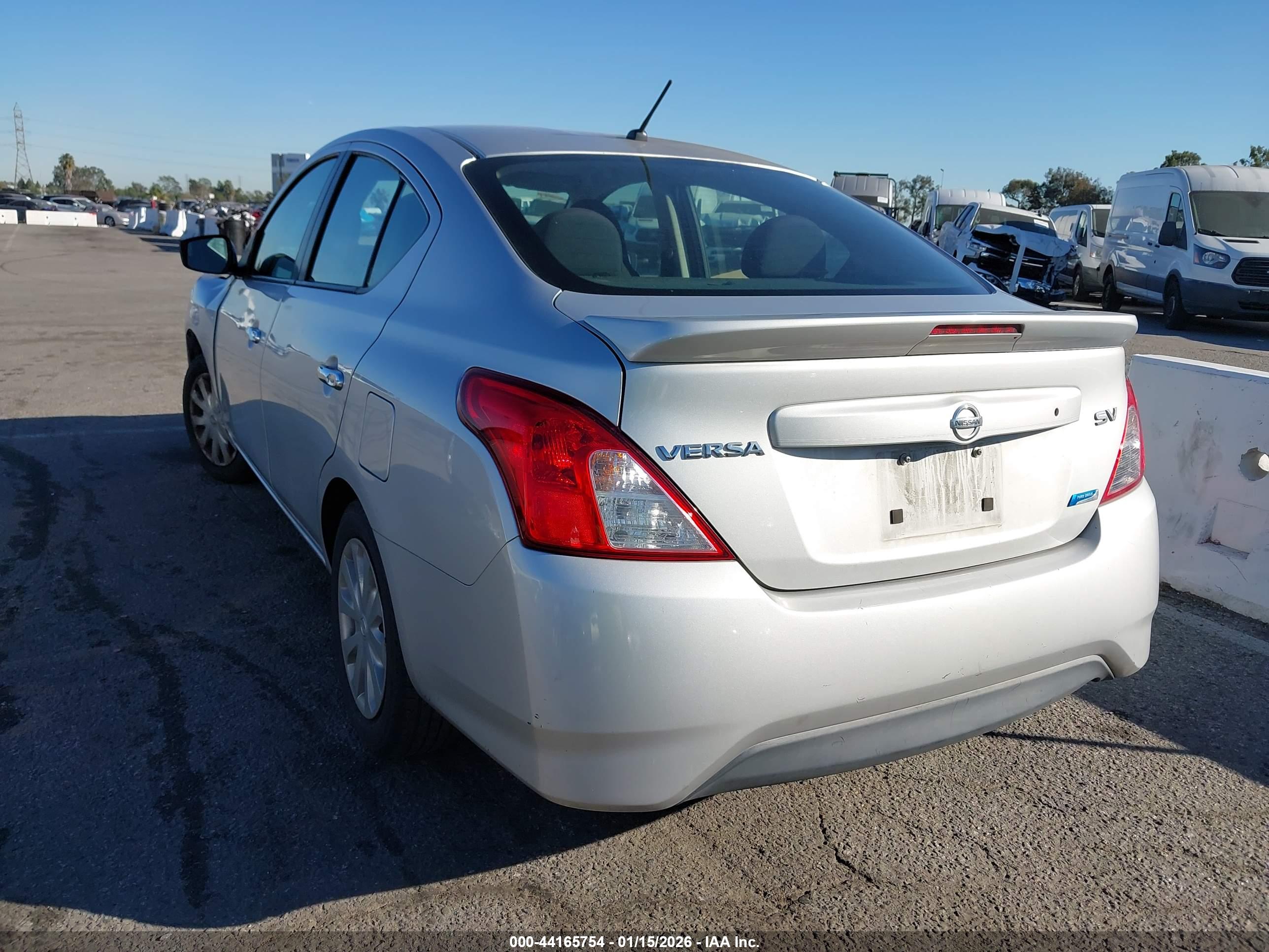 NISSAN VERSA image 3