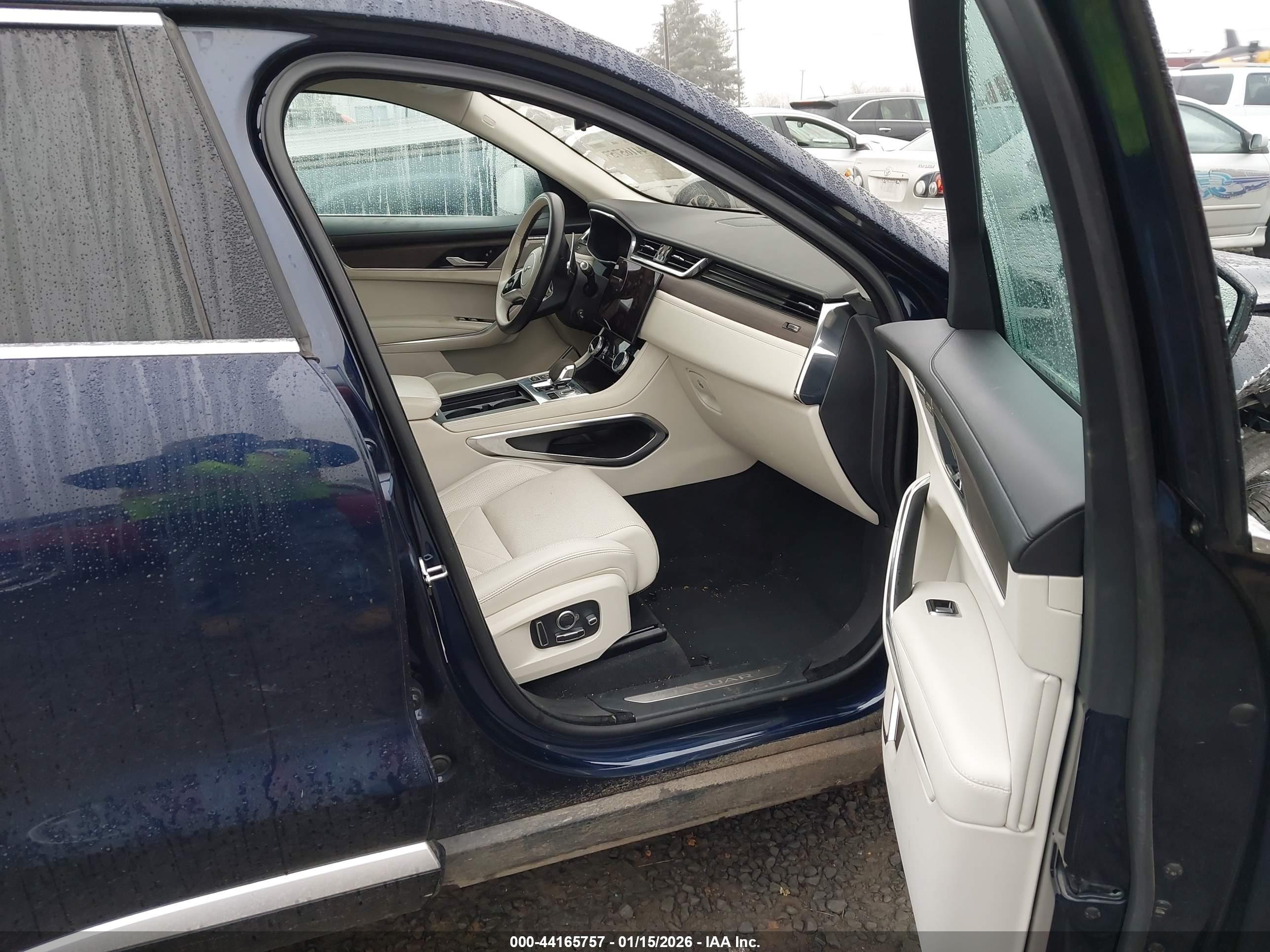 JAGUAR F-PACE image 5