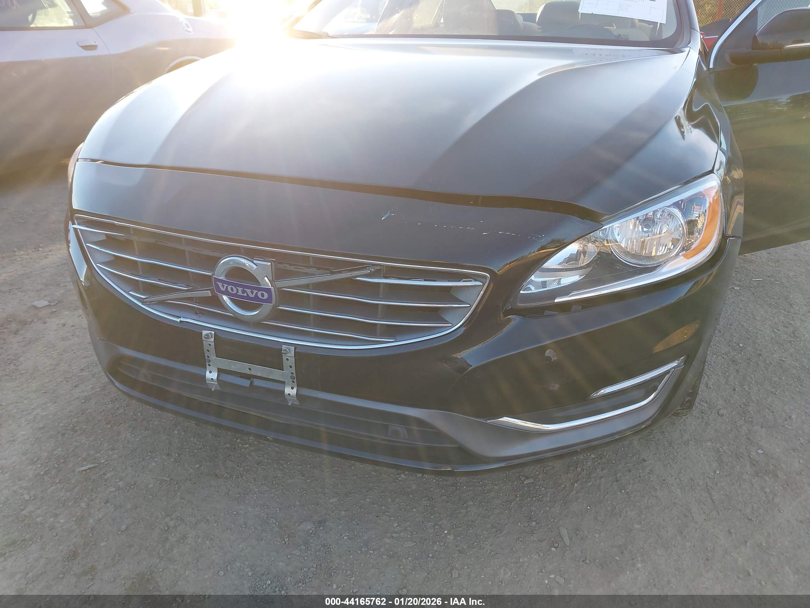 VOLVO S60 image 6