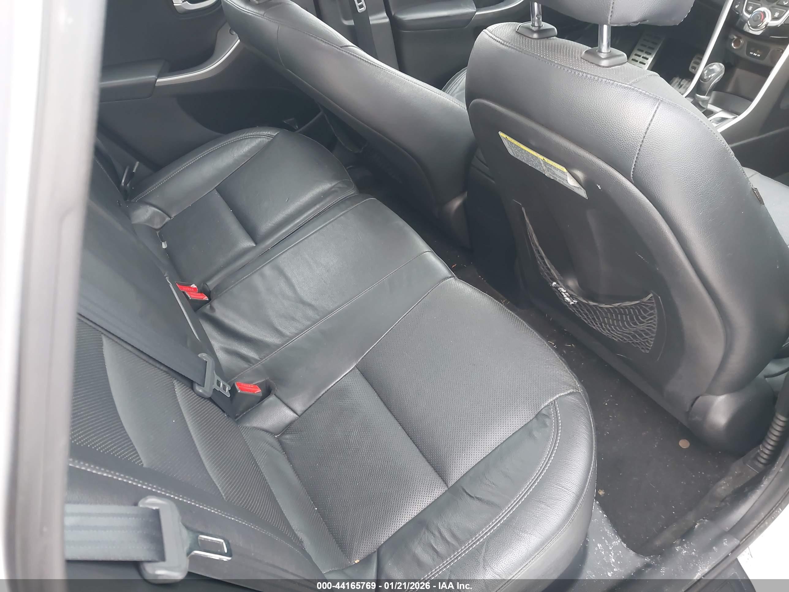 HYUNDAI ELANTRA image 8