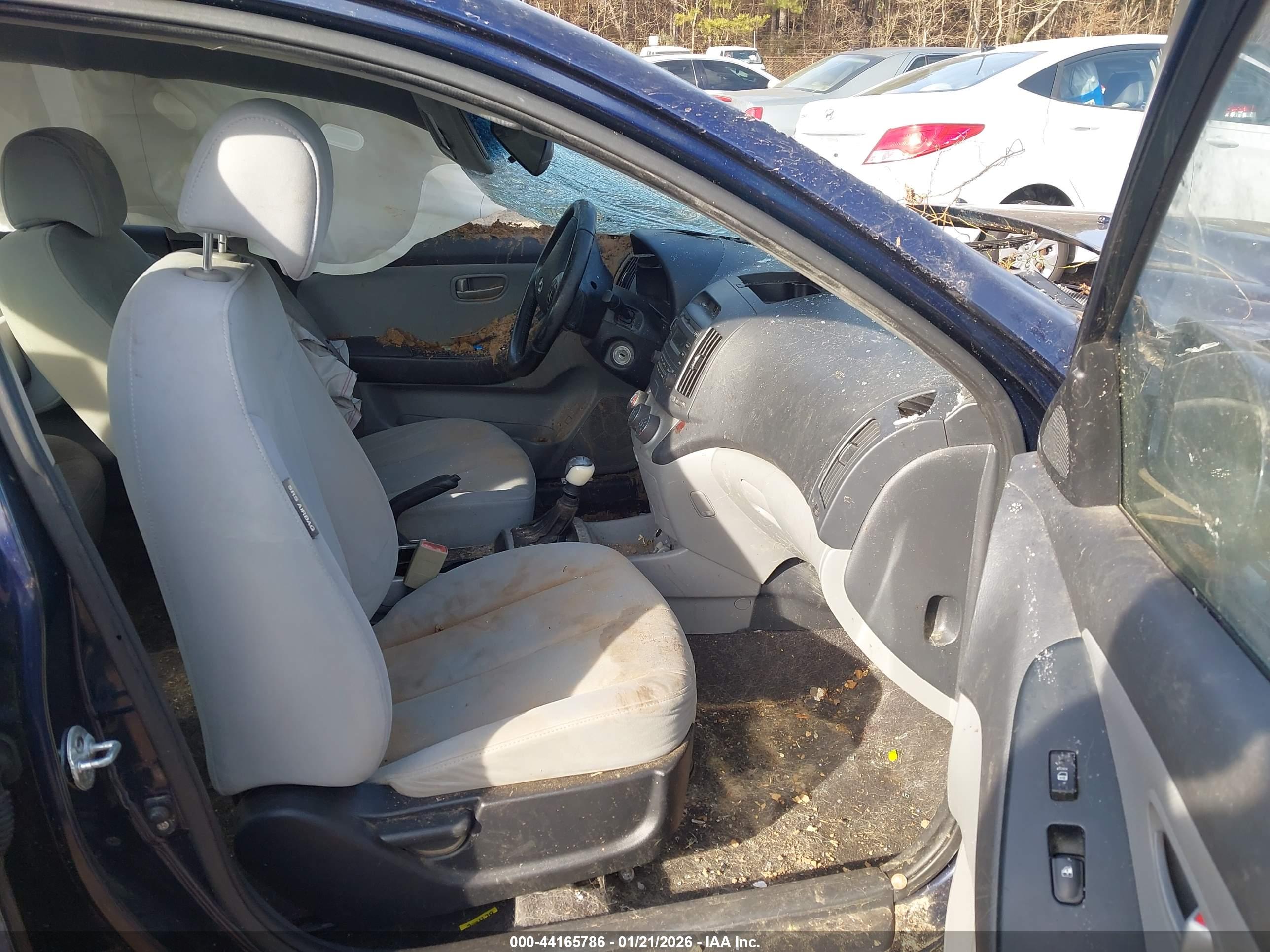 HYUNDAI ELANTRA image 5
