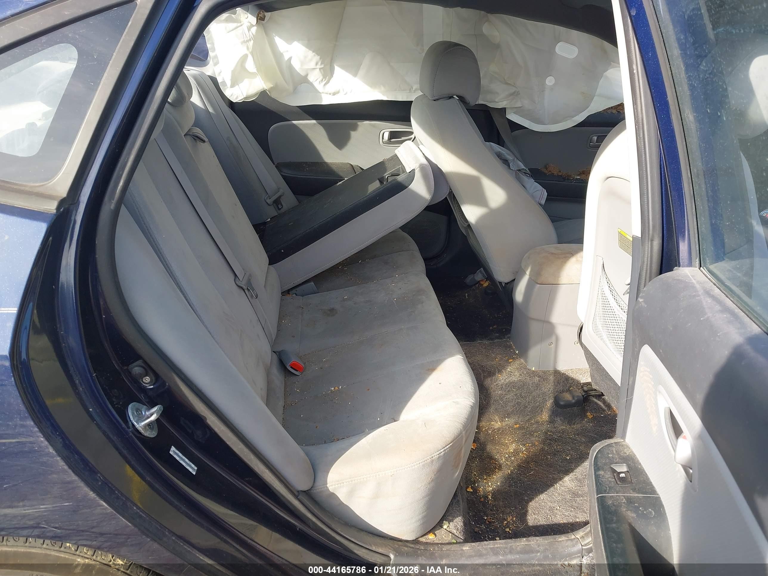 HYUNDAI ELANTRA image 8