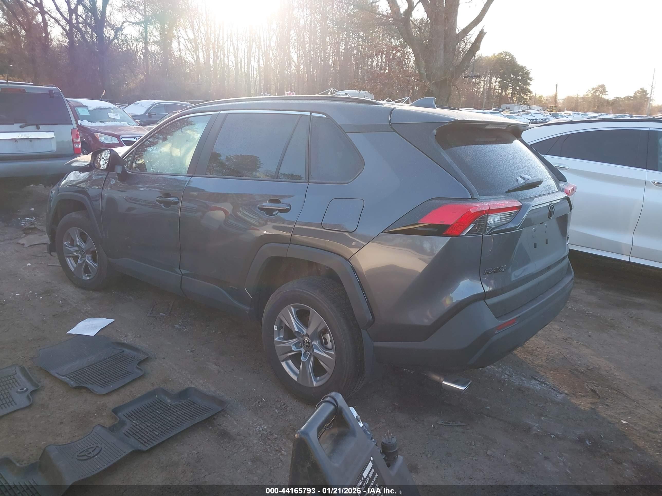 TOYOTA RAV4 image 3