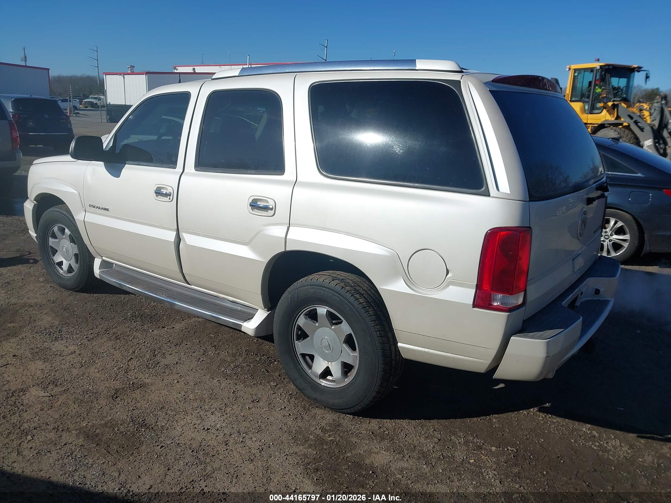 CADILLAC ESCALADE image 3