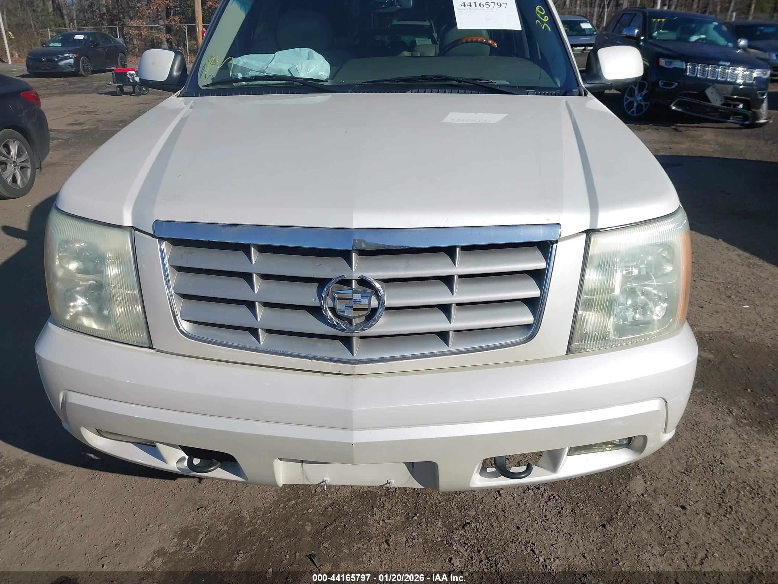 CADILLAC ESCALADE image 6