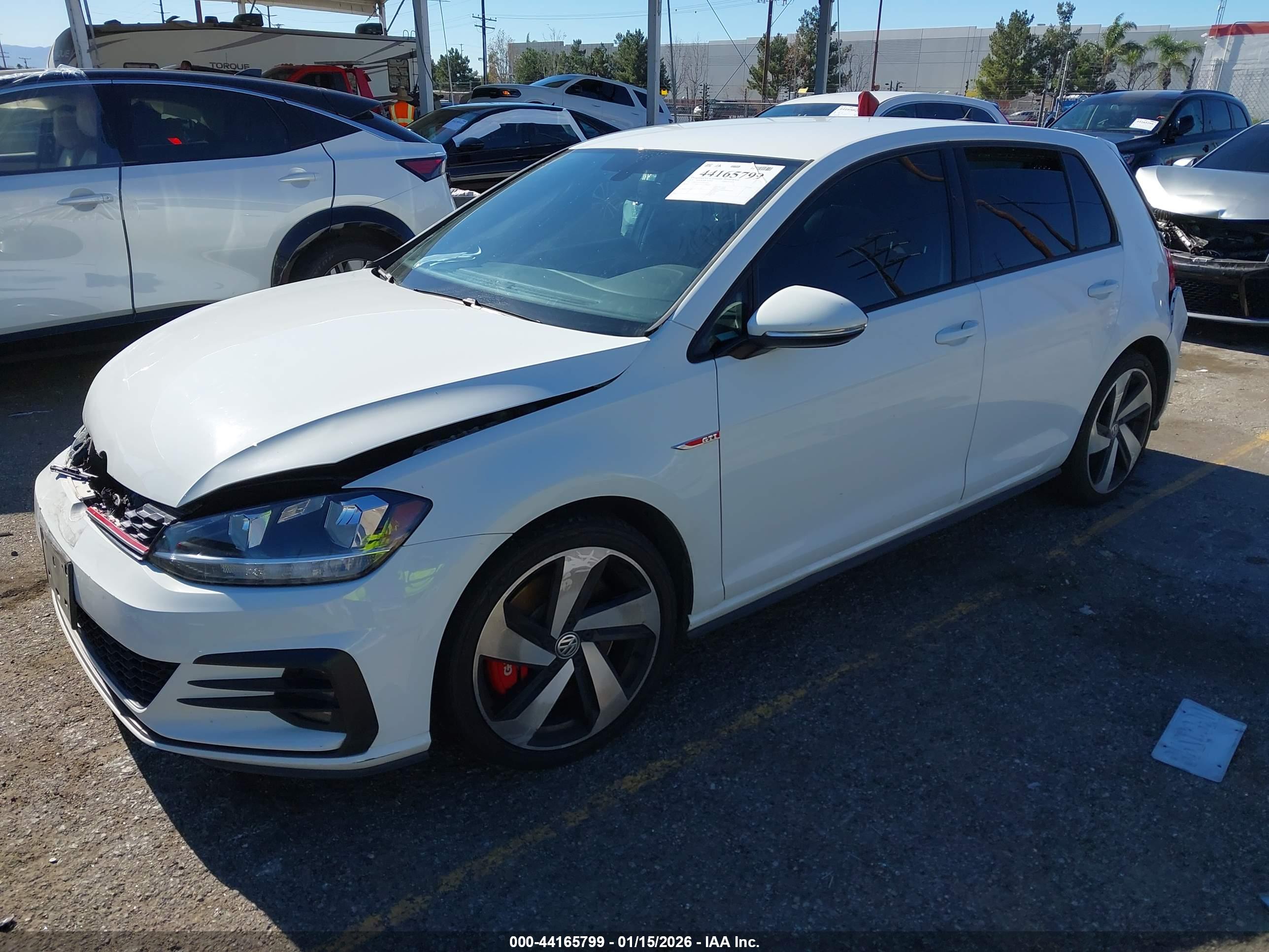 VOLKSWAGEN GOLF image 2