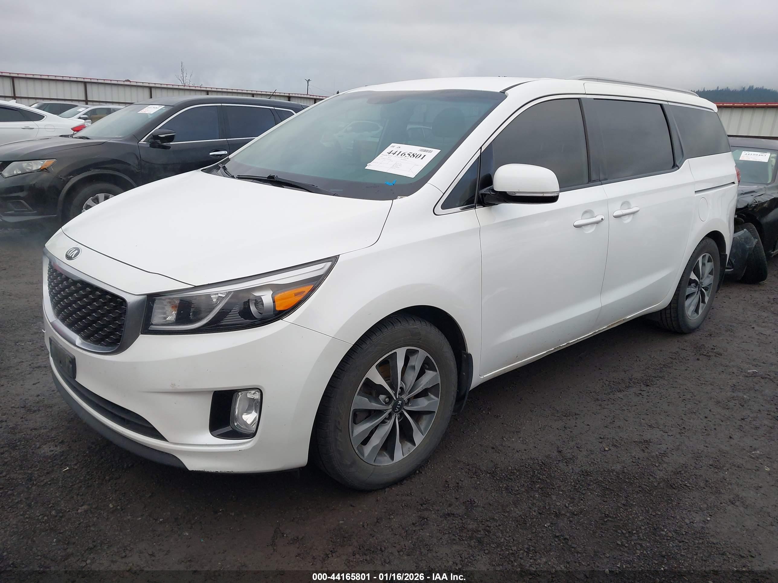 KIA SEDONA image 2