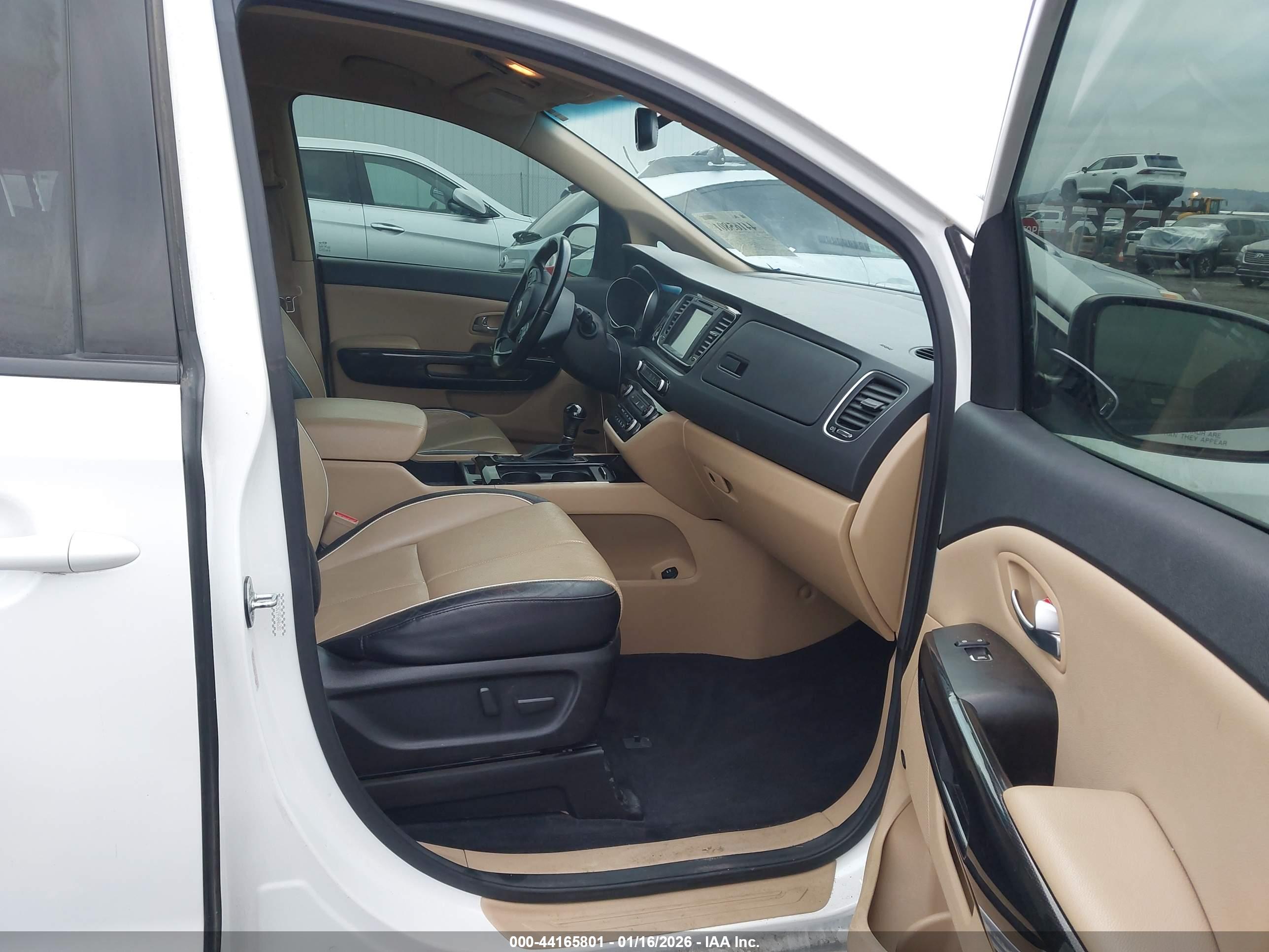 KIA SEDONA image 5