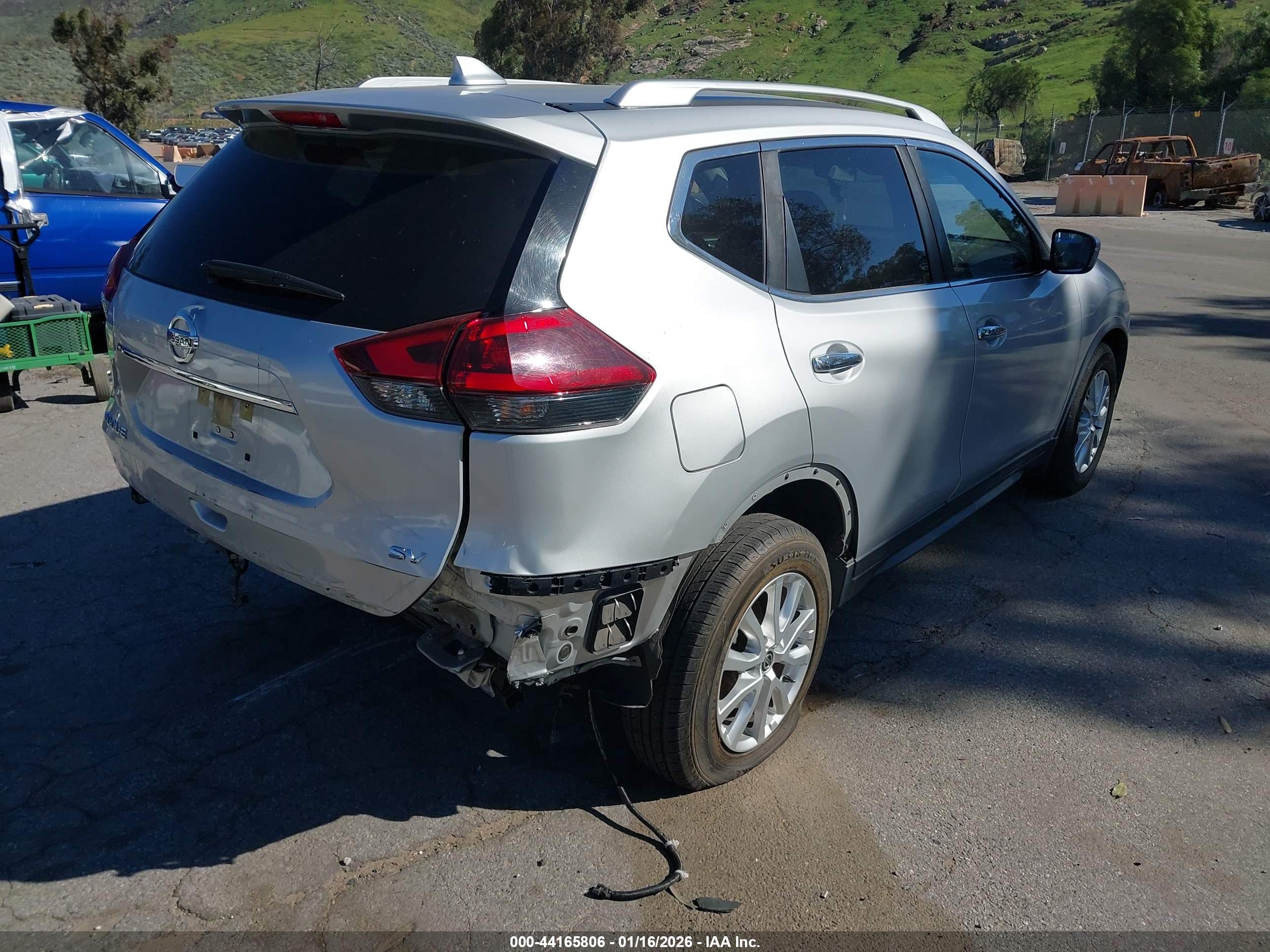 NISSAN ROGUE image 4