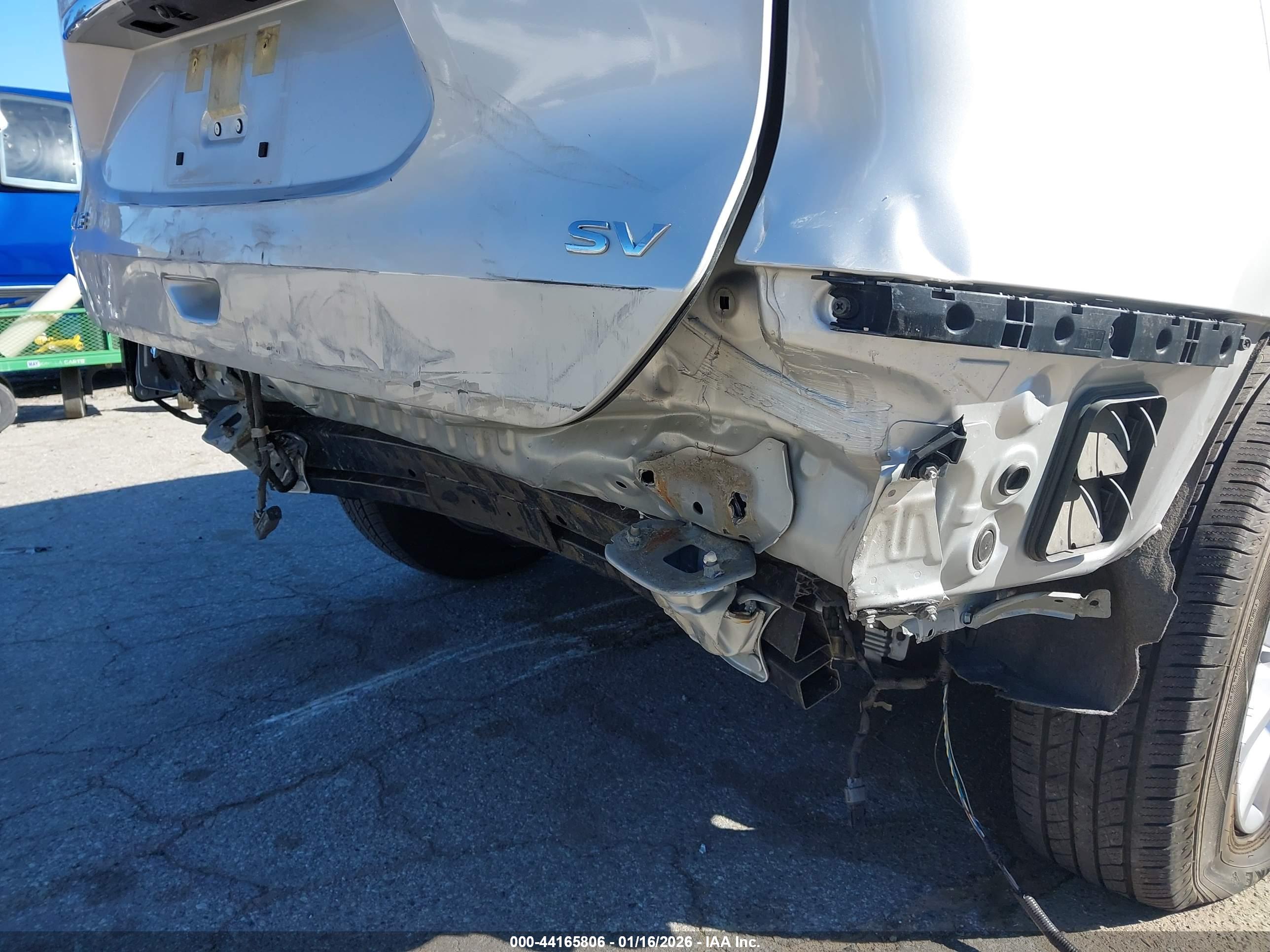 NISSAN ROGUE image 6