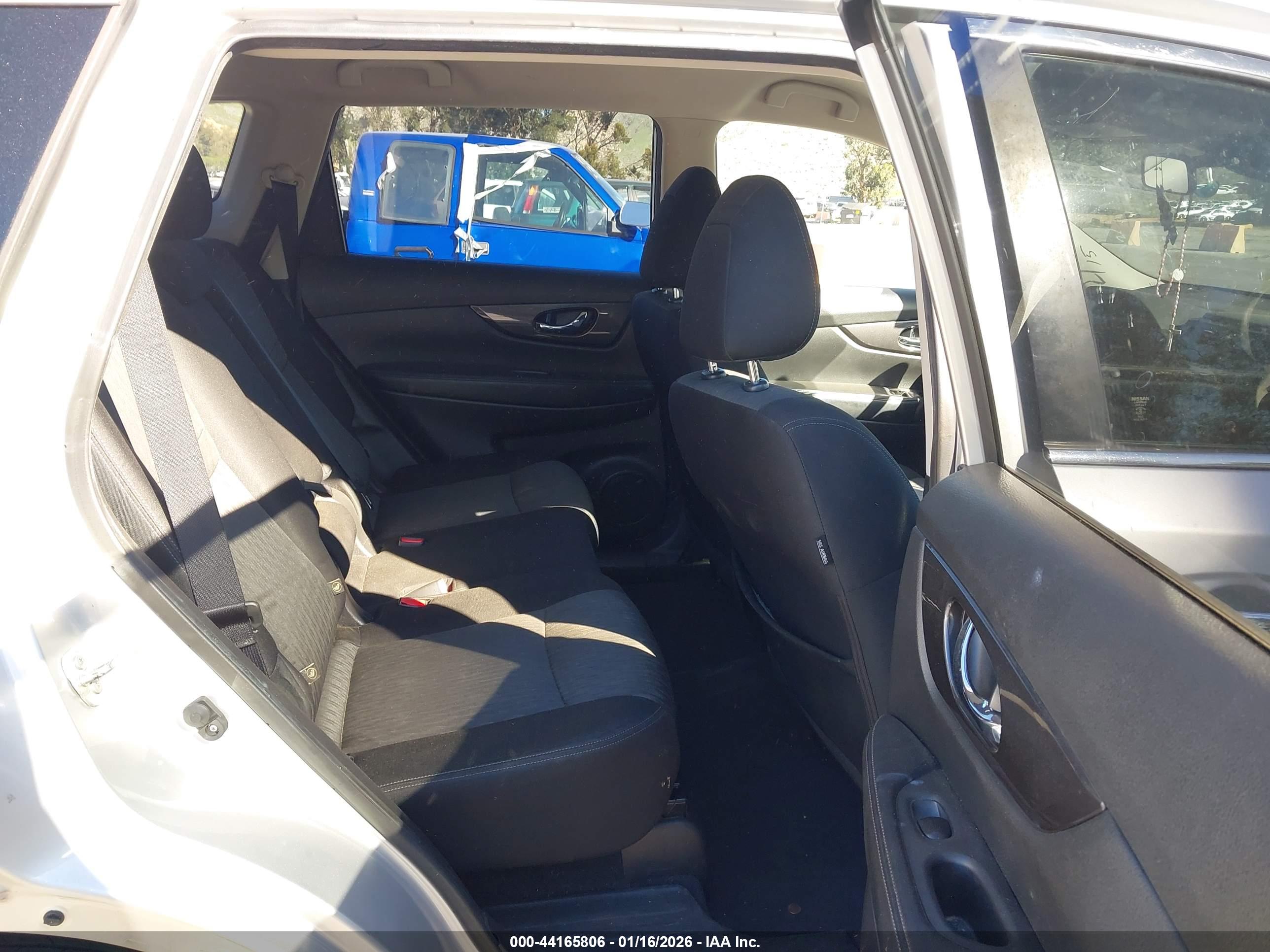 NISSAN ROGUE image 8